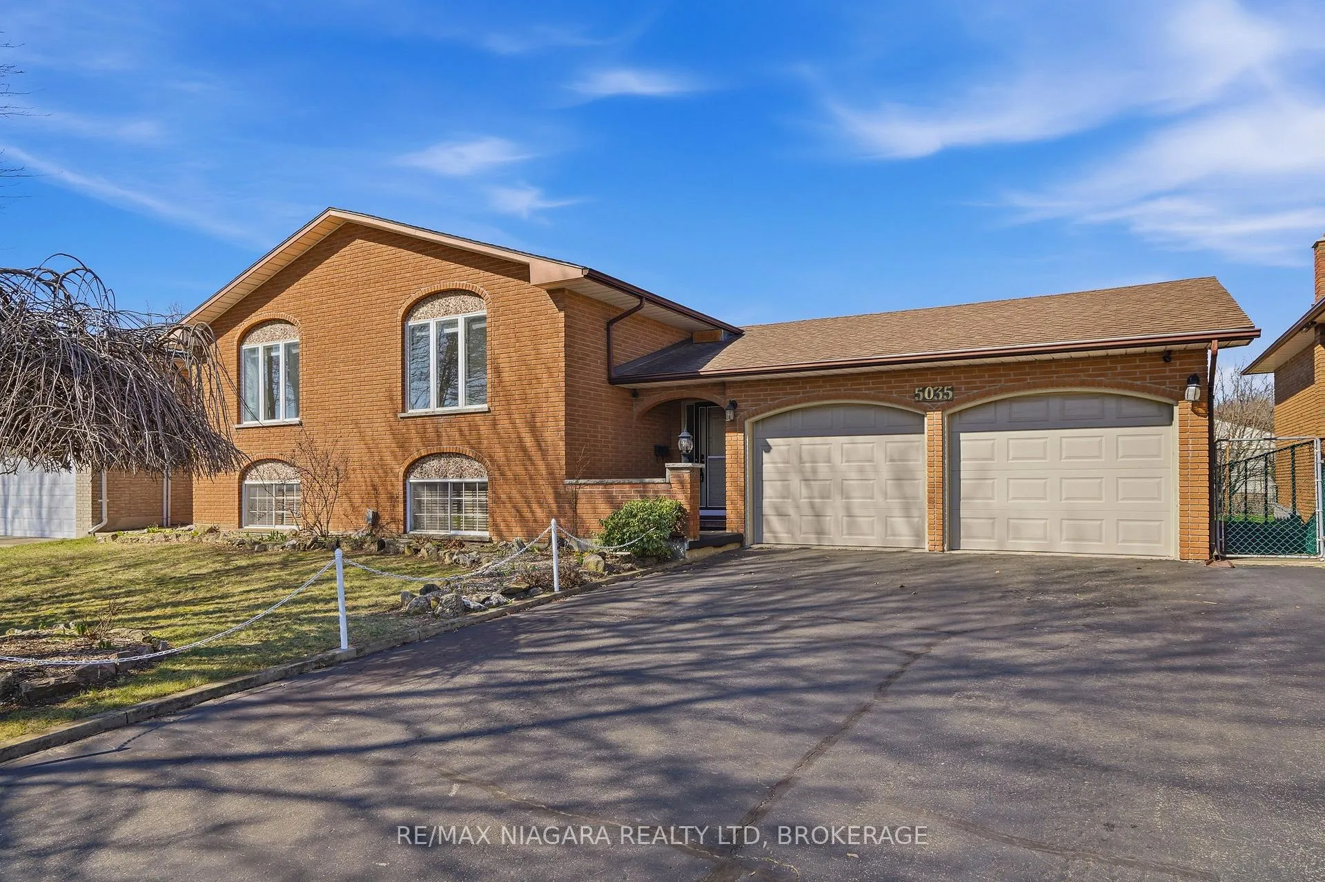 Photo 1 of 5035 Pettit Avenue, Niagara Falls, Morrison — HOMEH