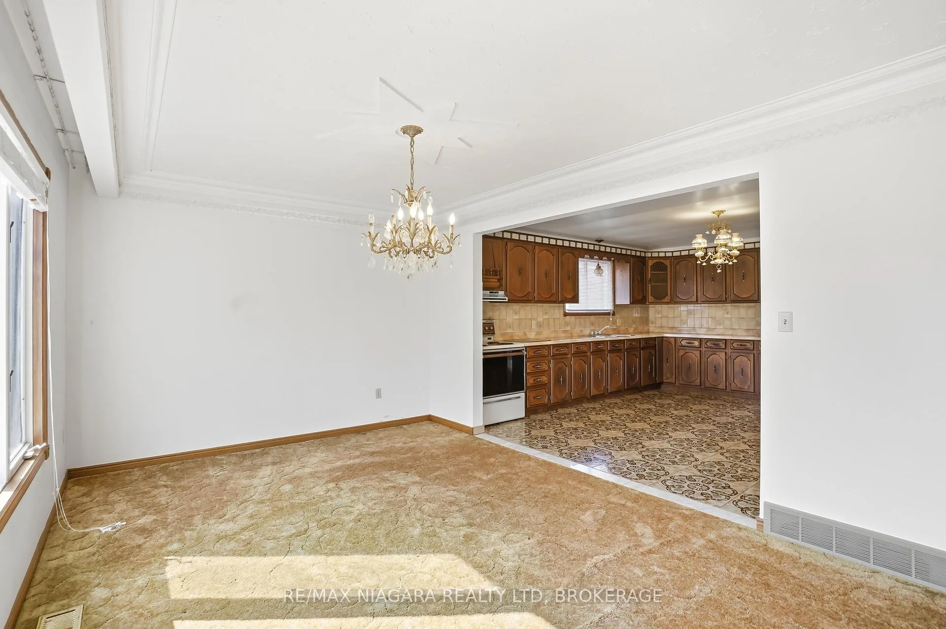 Photo 11 of 5035 Pettit Avenue, Niagara Falls, Morrison — HOMEH