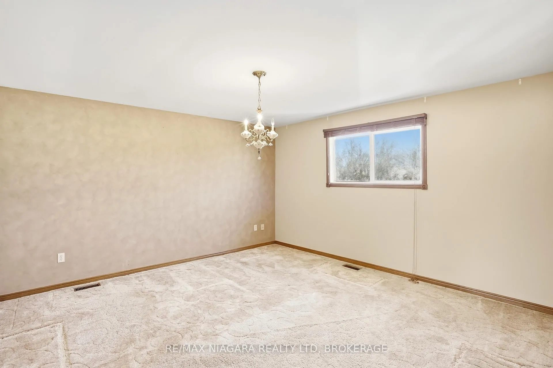 Photo 15 of 5035 Pettit Avenue, Niagara Falls, Morrison — HOMEH