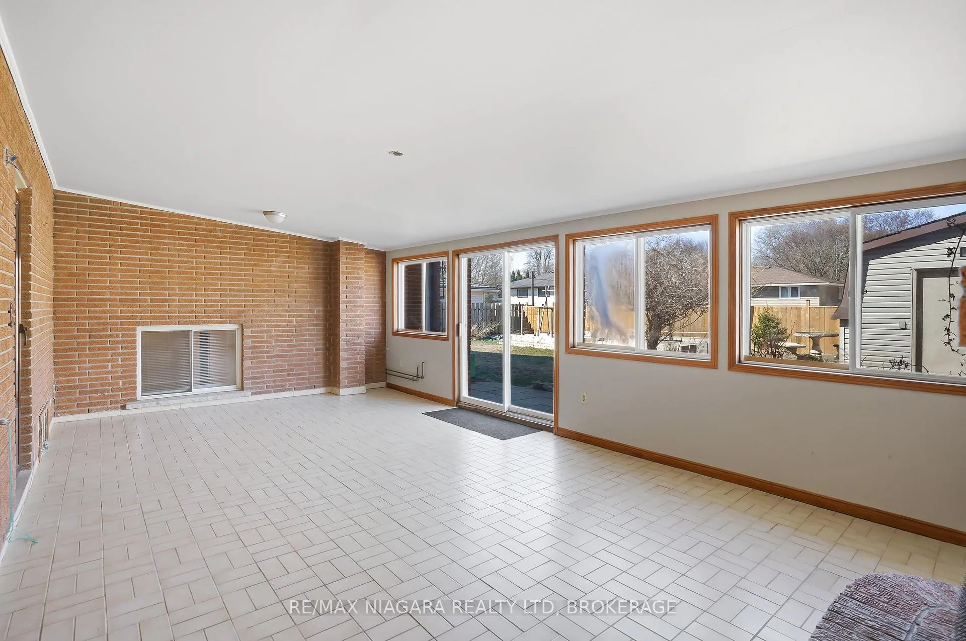 Photo 18 of 5035 Pettit Avenue, Niagara Falls, Morrison — HOMEH