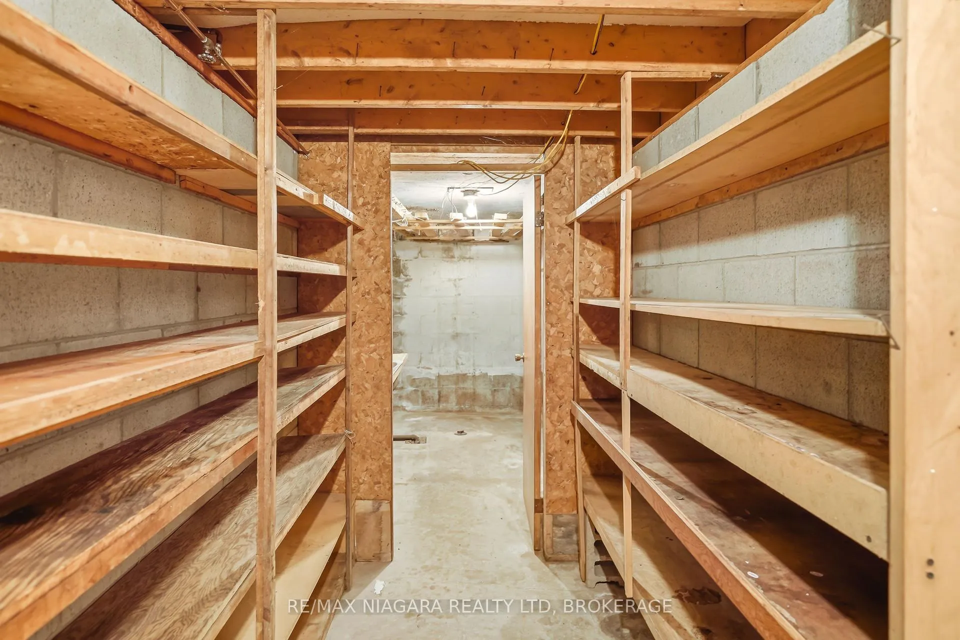 Photo 31 of 5035 Pettit Avenue, Niagara Falls, Morrison — HOMEH