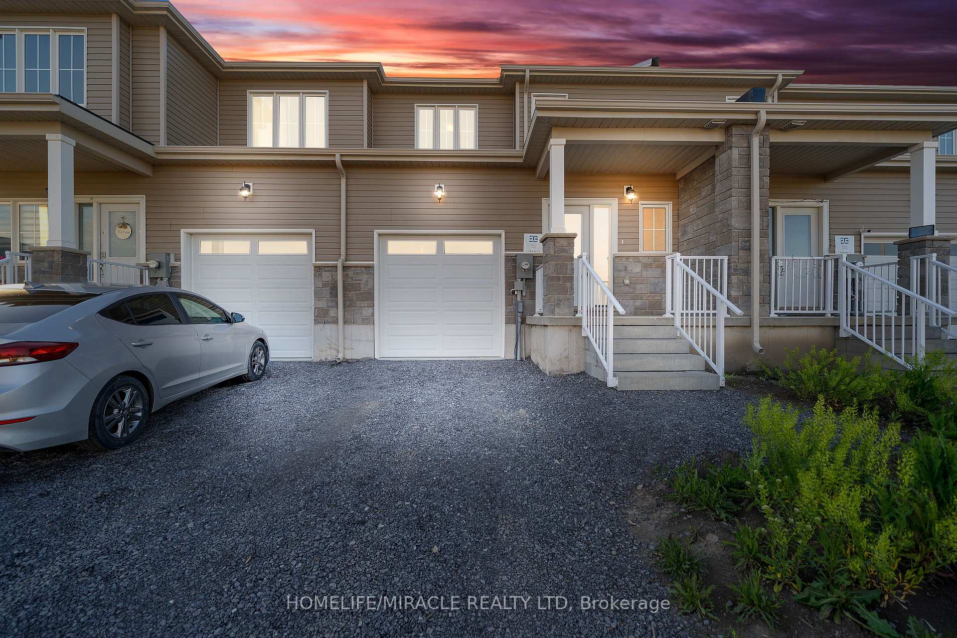 Photo 1 of 5 Glacier Crescent, Belleville, Belleville Ward — HOMEH