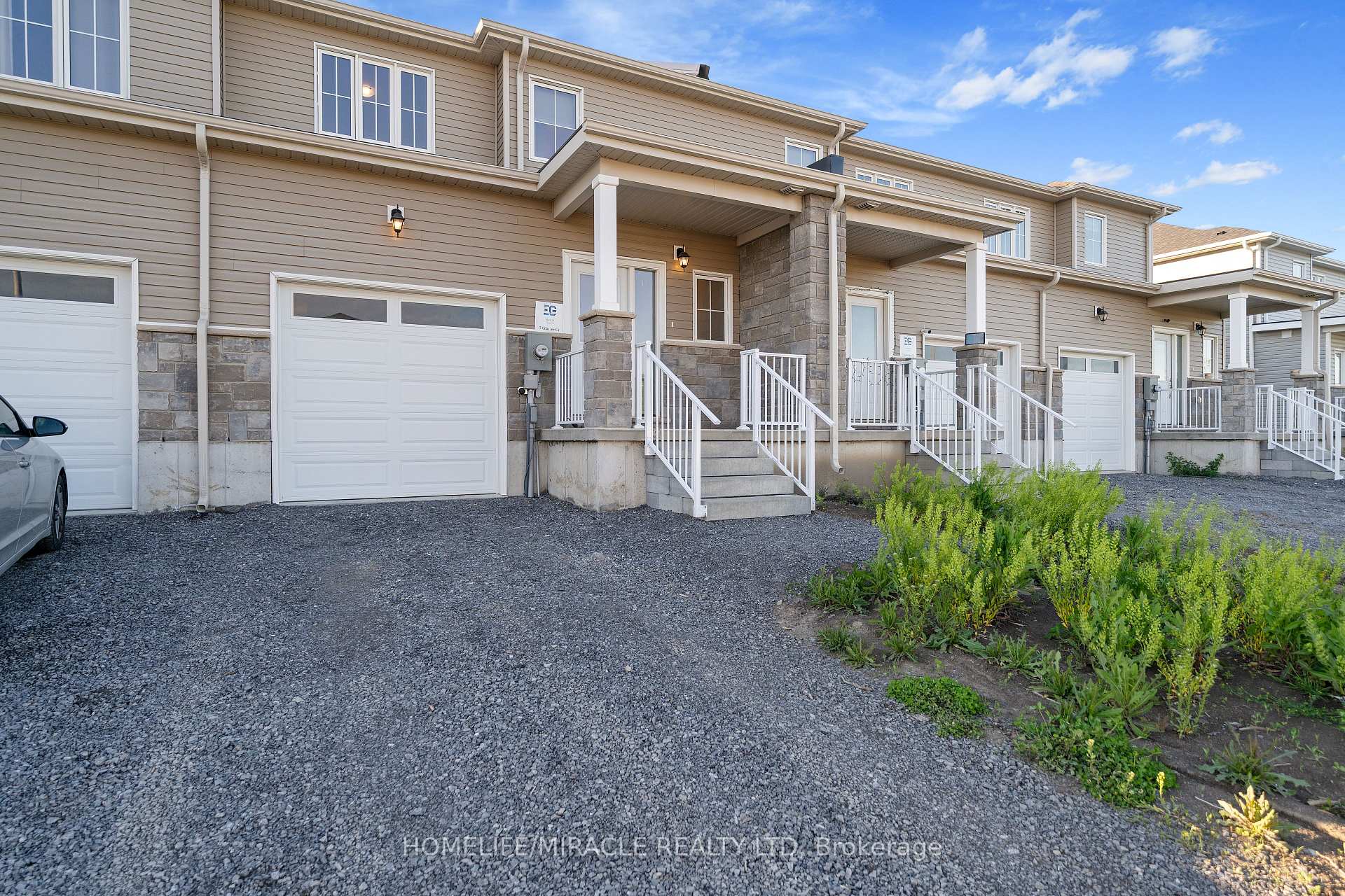 Photo 3 of 5 Glacier Crescent, Belleville, Belleville Ward — HOMEH