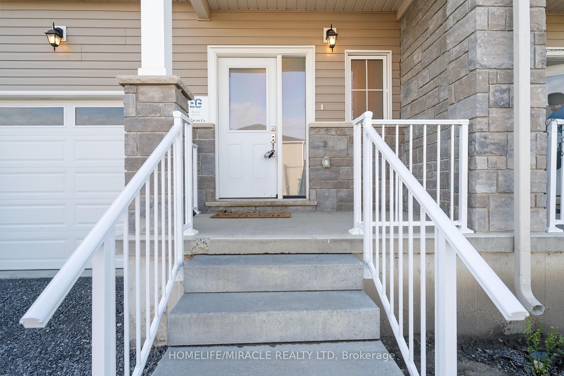 Photo 4 of 5 Glacier Crescent, Belleville, Belleville Ward — HOMEH