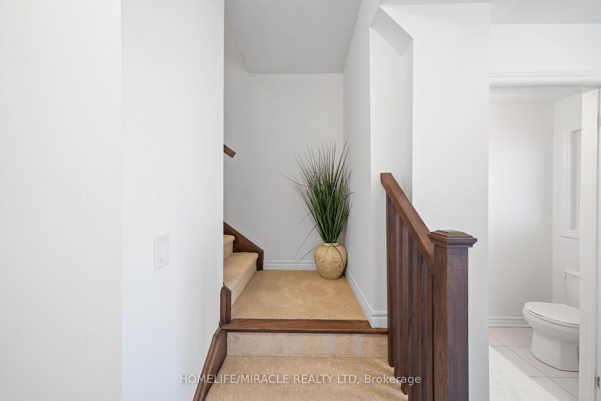Photo 9 of 5 Glacier Crescent, Belleville, Belleville Ward — HOMEH