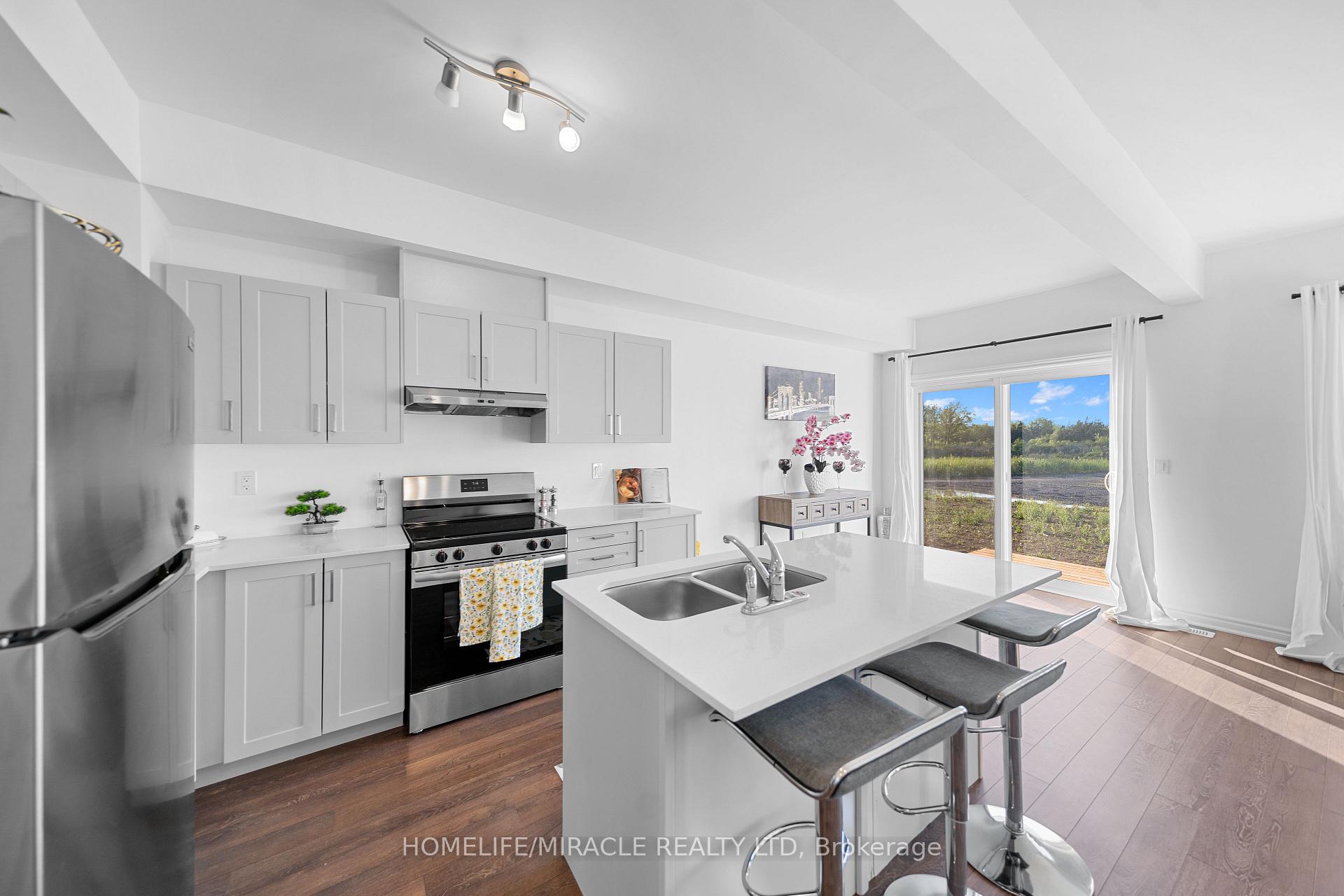 Photo 10 of 5 Glacier Crescent, Belleville, Belleville Ward — HOMEH