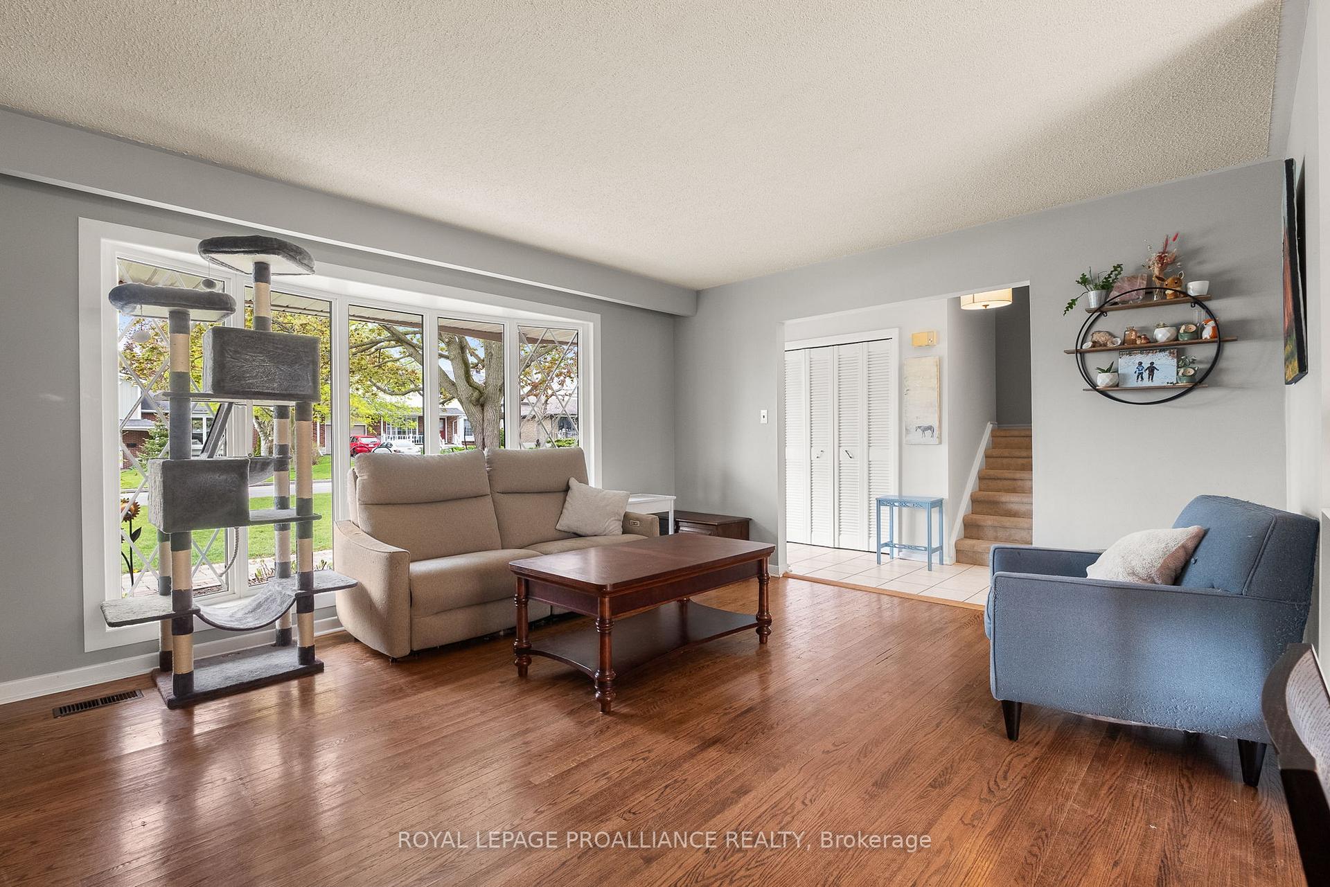 Photo 9 of 40 Bayview Crescent, Cobourg — HOMEH