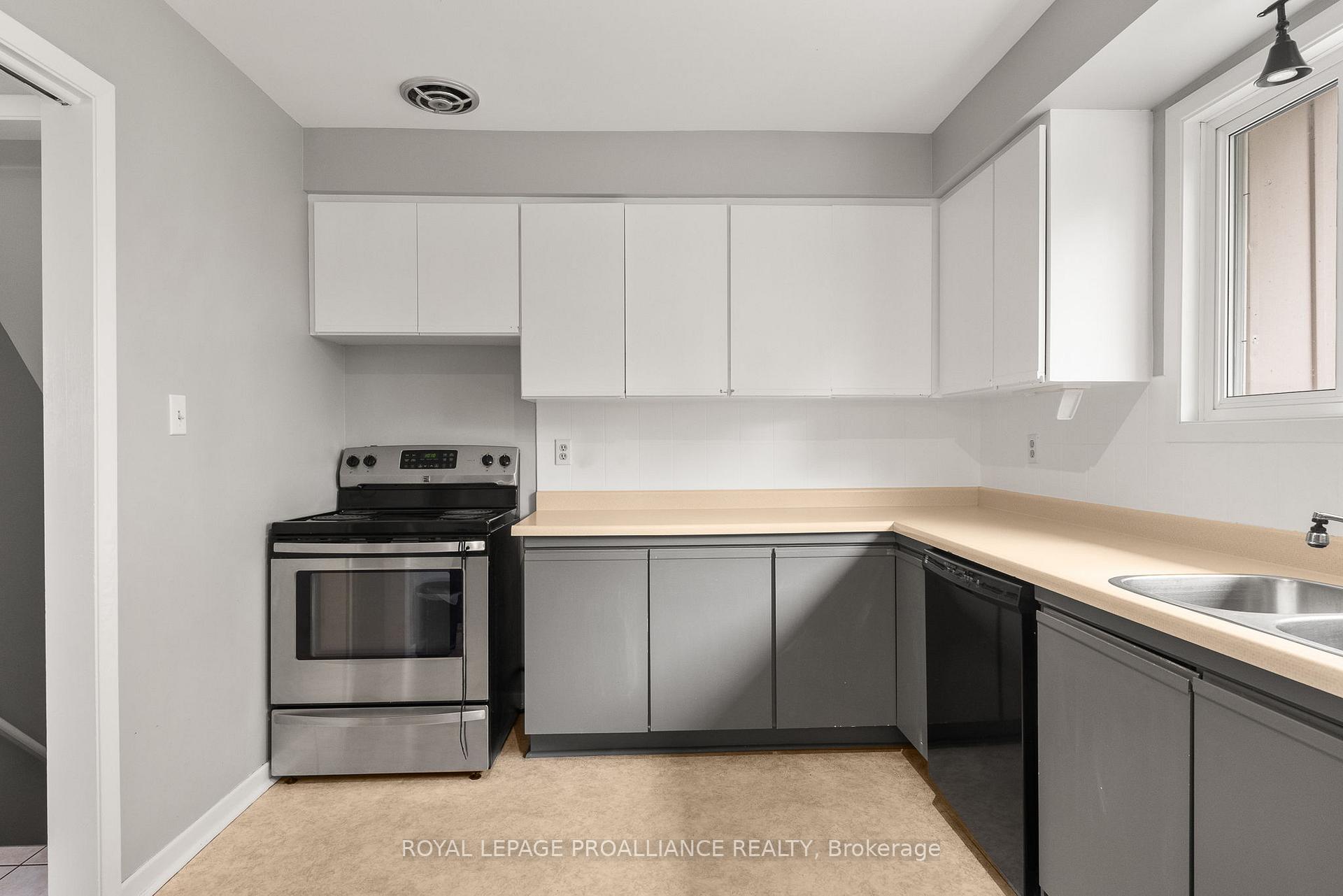 Photo 14 of 40 Bayview Crescent, Cobourg — HOMEH