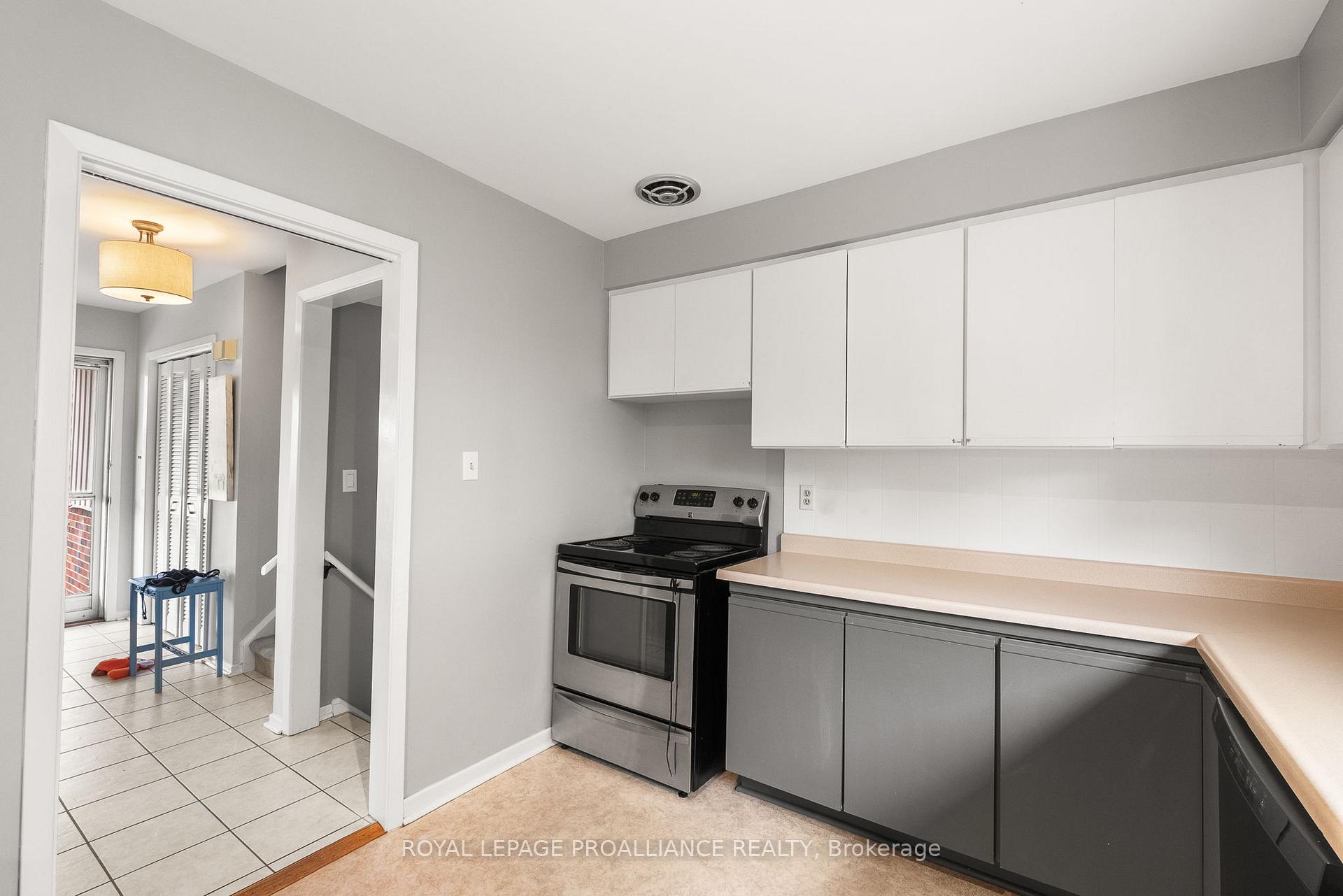 Photo 15 of 40 Bayview Crescent, Cobourg — HOMEH