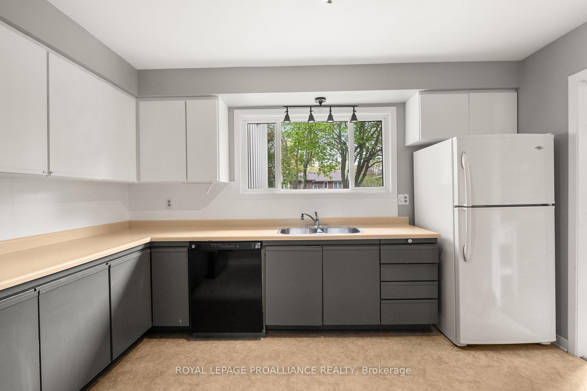 Photo 17 of 40 Bayview Crescent, Cobourg — HOMEH