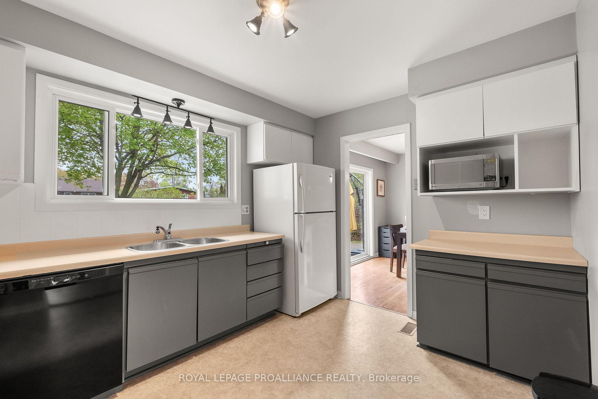 Photo 18 of 40 Bayview Crescent, Cobourg — HOMEH