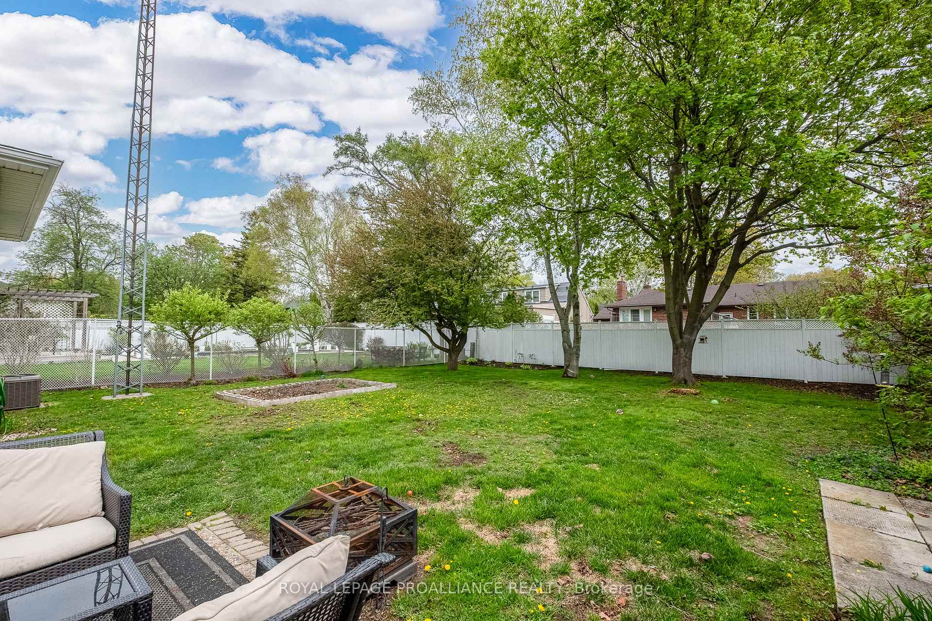 Photo 36 of 40 Bayview Crescent, Cobourg — HOMEH