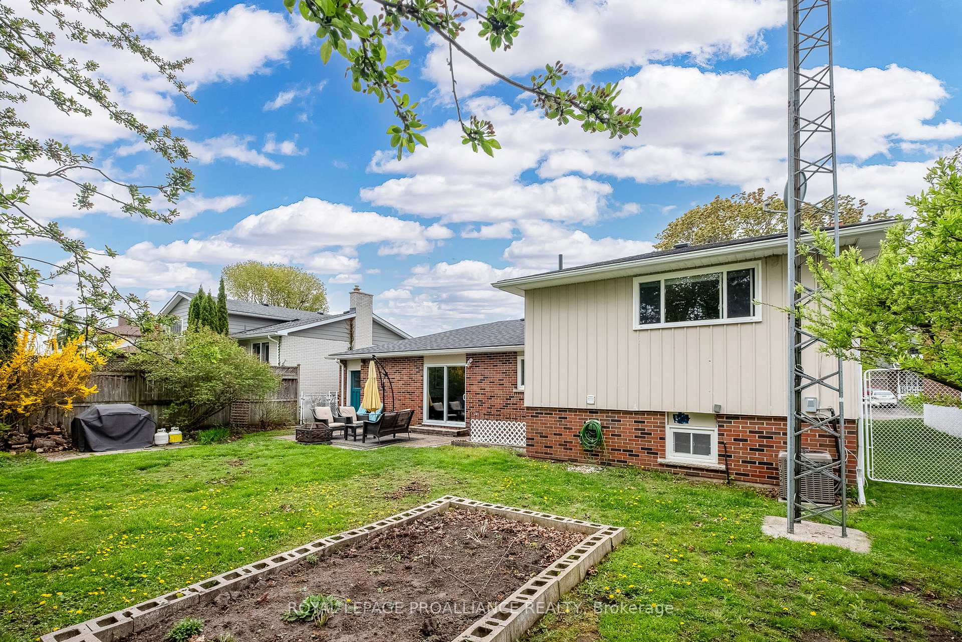 Photo 39 of 40 Bayview Crescent, Cobourg — HOMEH