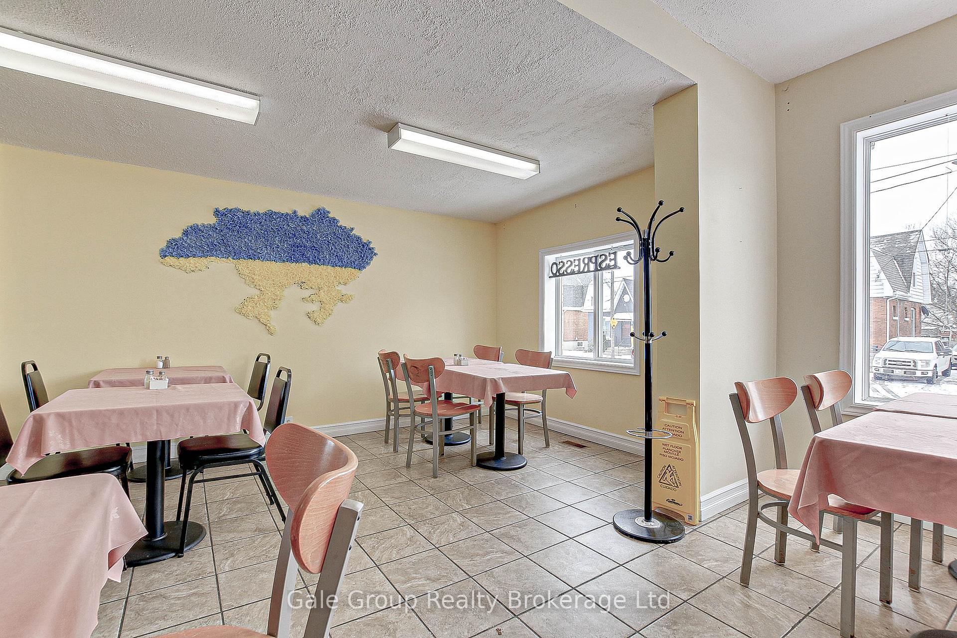 Photo 4 of 18 Elgin Street, Brant, Brantford Twp — HOMEH