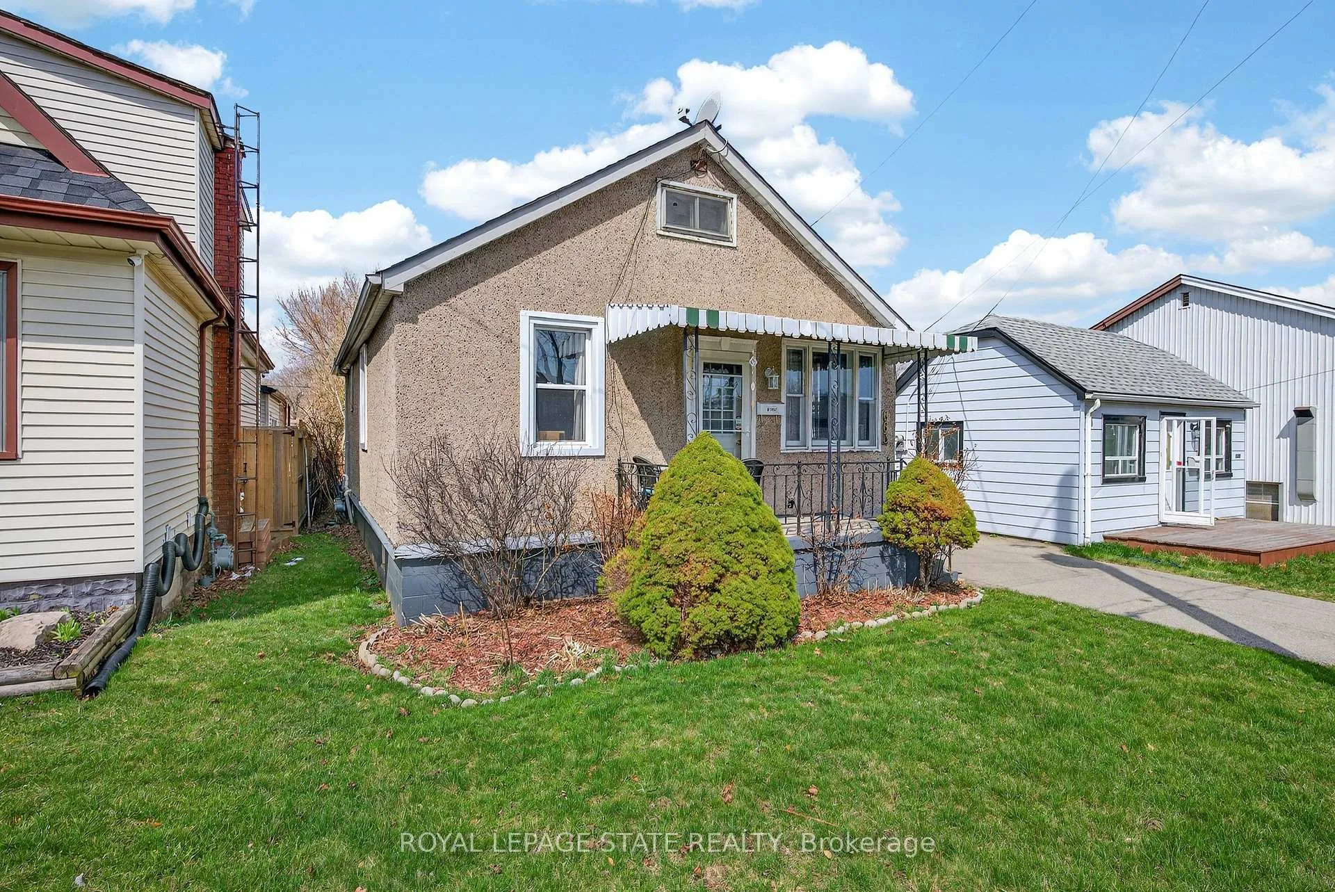 Photo 3 of 663 Tate Avenue, Hamilton, Parkview — HOMEH