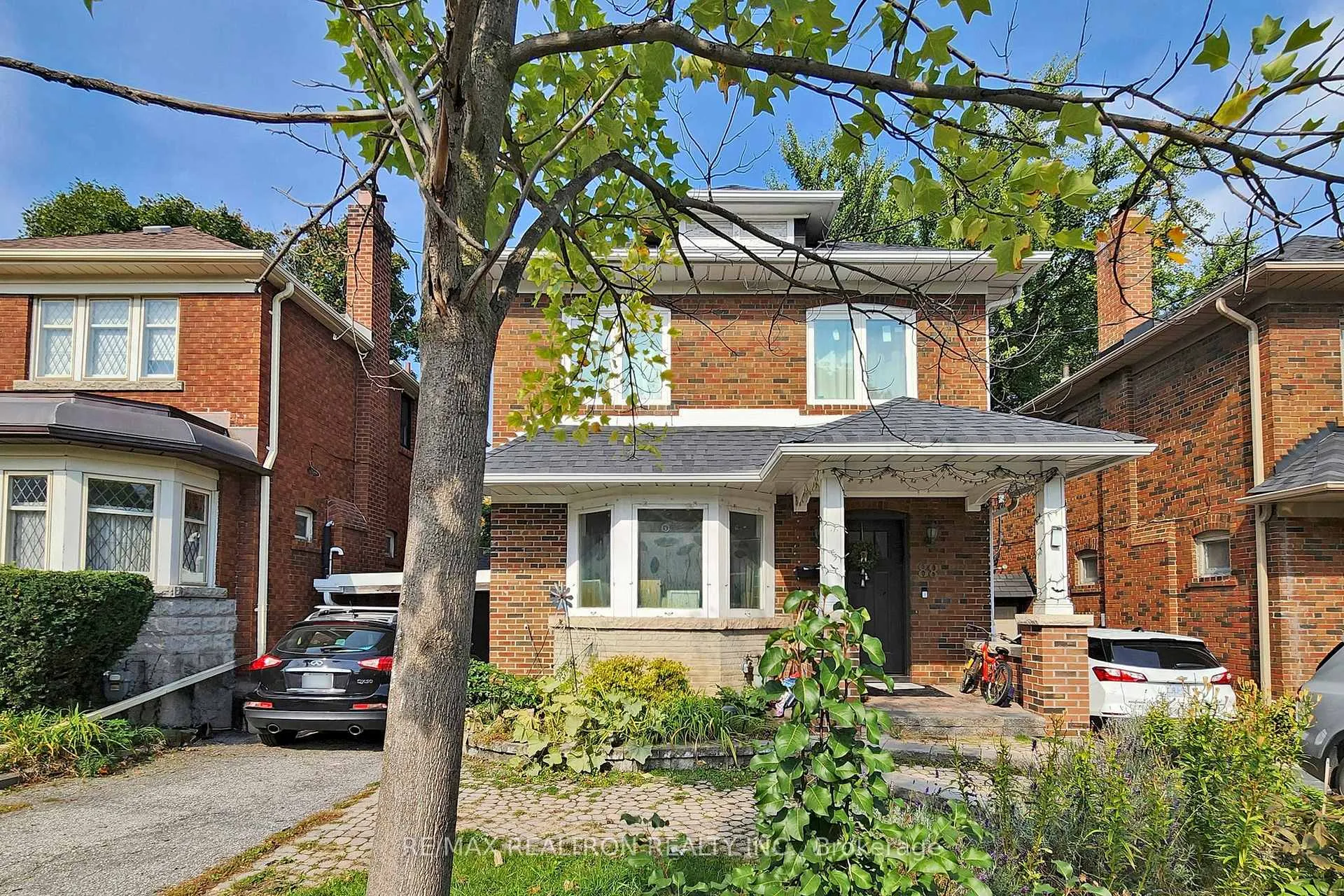 Front of Unit Bsmt, 88 Lawrence Avenue E