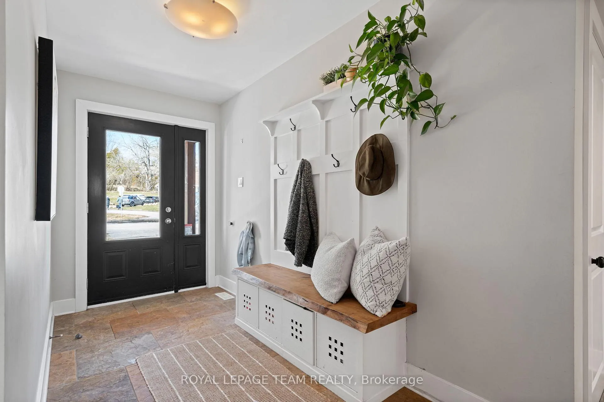 Photo 3 of 5492 West River Drive, Ottawa, Manotick Long Island & Nicholls Island — HOMEH