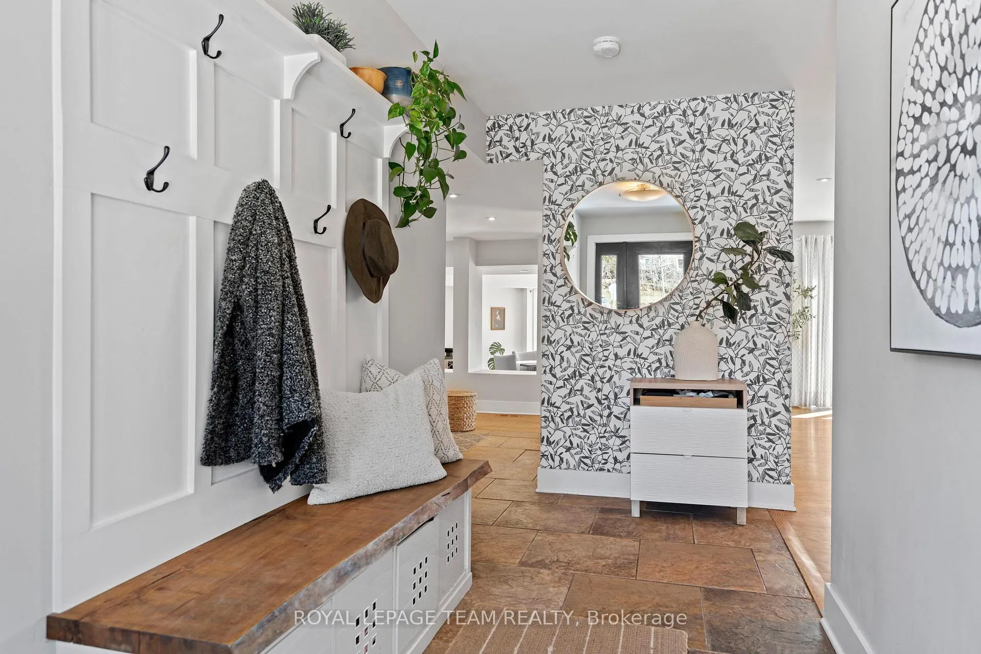 Photo 4 of 5492 West River Drive, Ottawa, Manotick Long Island & Nicholls Island — HOMEH