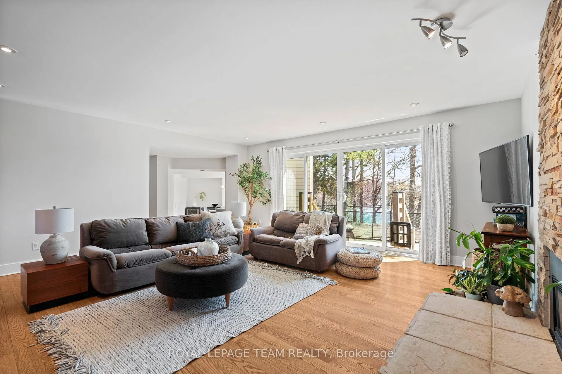 Photo 10 of 5492 West River Drive, Ottawa, Manotick Long Island & Nicholls Island — HOMEH