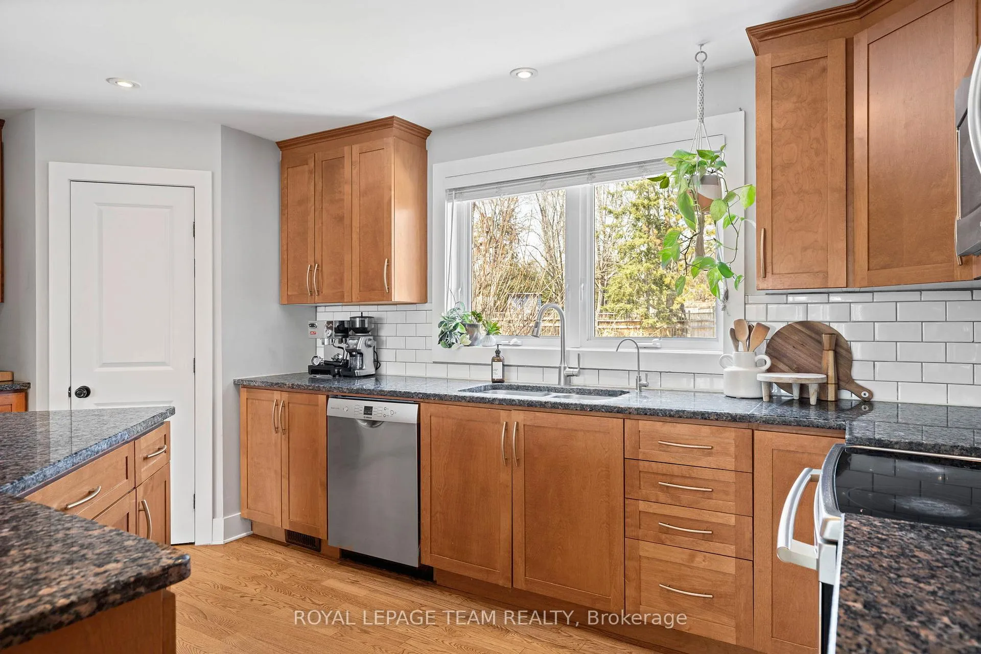 Photo 17 of 5492 West River Drive, Ottawa, Manotick Long Island & Nicholls Island — HOMEH
