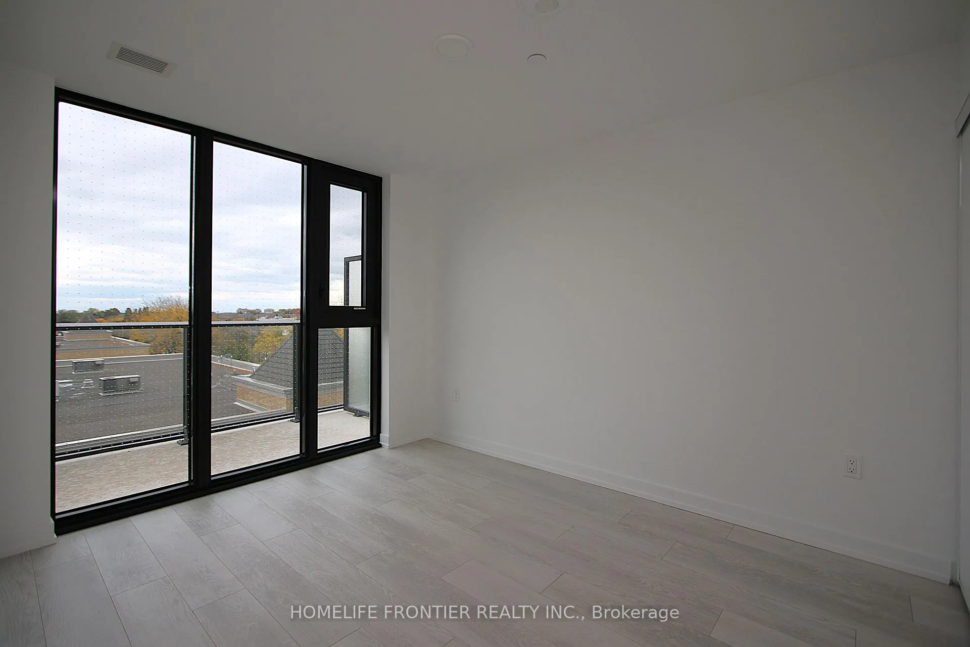 Photo 7 of Unit 417, 801 The Queens Way, Etobicoke, Stonegate-Queensway — HOMEH