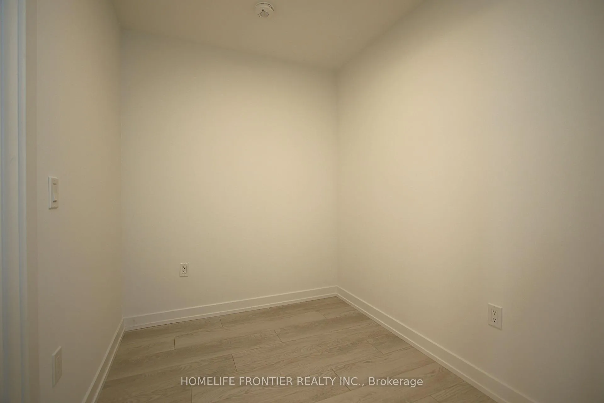 Photo 9 of Unit 417, 801 The Queens Way, Etobicoke, Stonegate-Queensway — HOMEH
