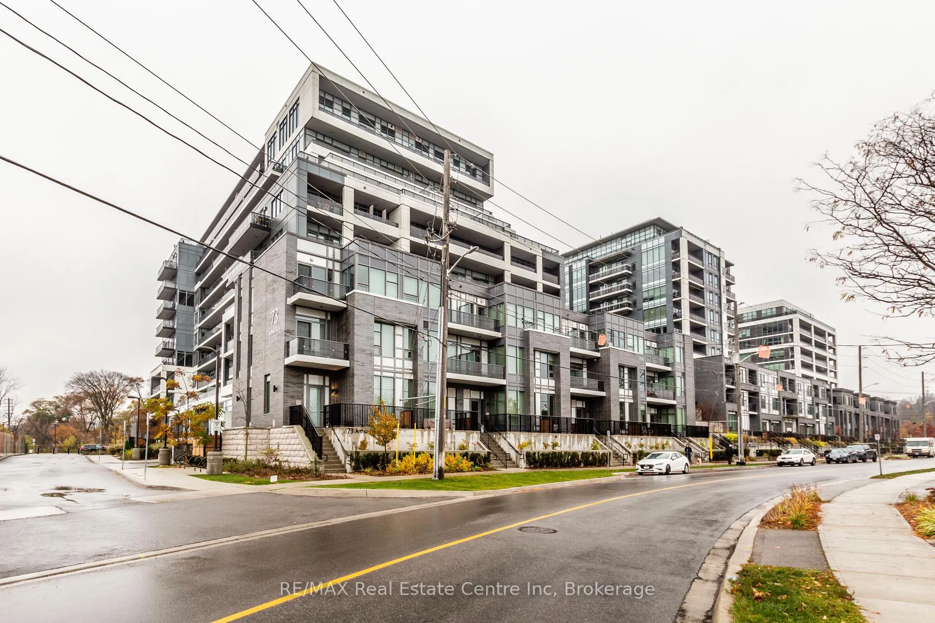 Front of Unit 614, 73 Arthur Street S