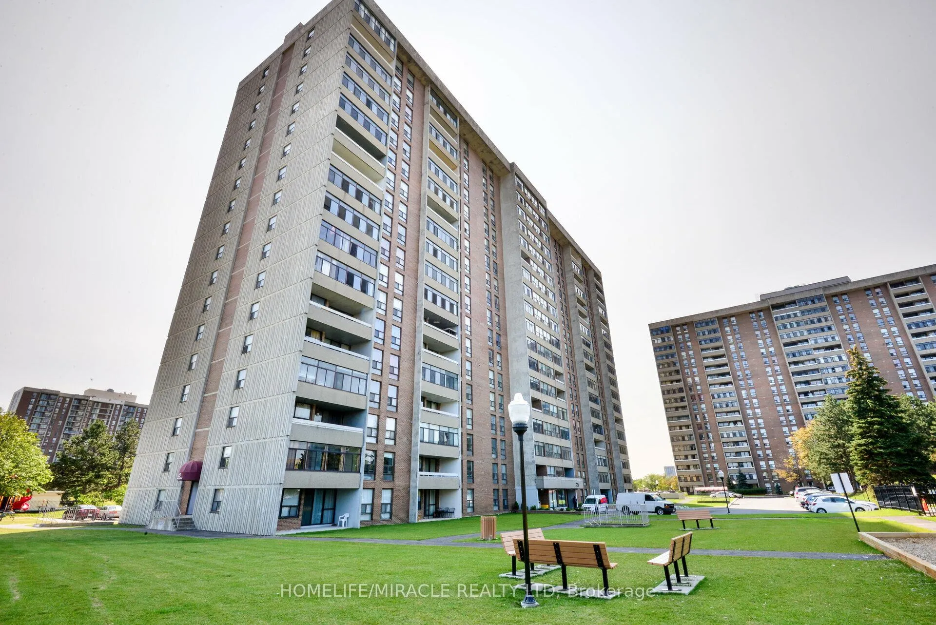 Front of Unit 410, 25 Kensington Road