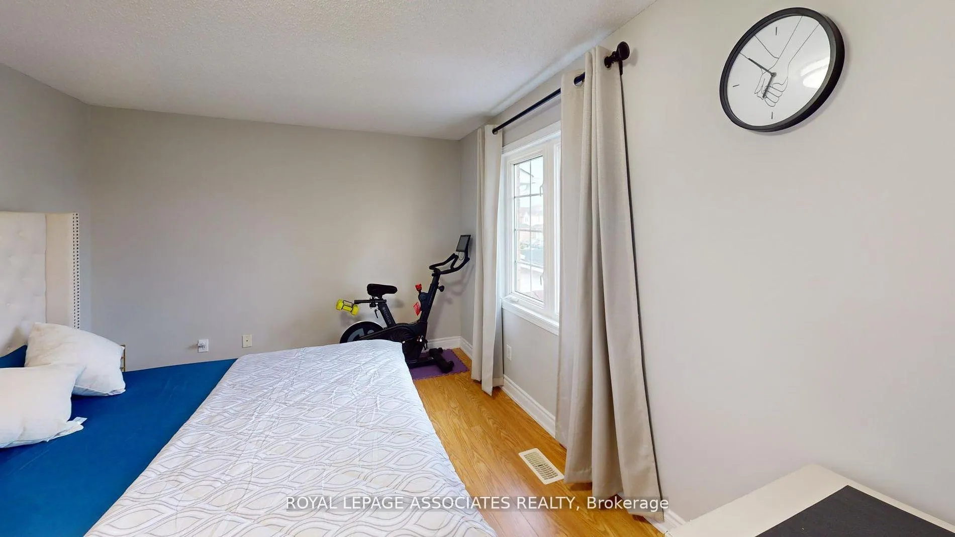 Photo 10 of 1821 Dalhousie Crescent, Oshawa, Samac — HOMEH
