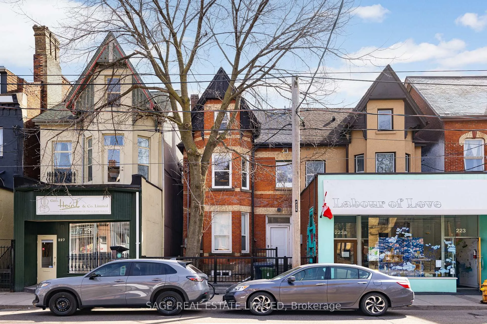 Front of Unit 4, 225 Carlton Street