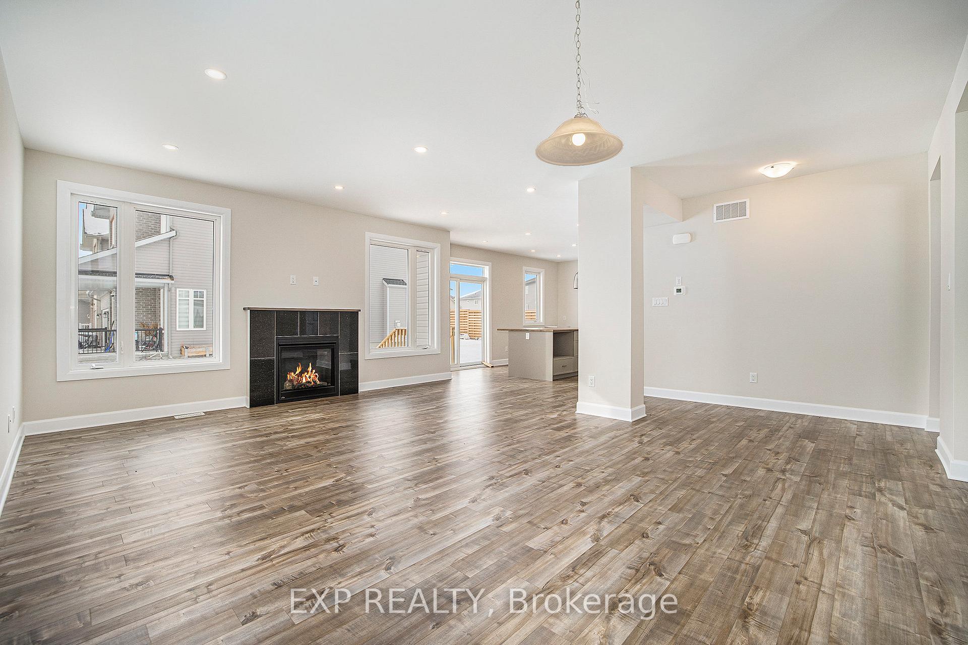 Photo 9 of 106 Dunlop Road, Carleton Place — HOMEH