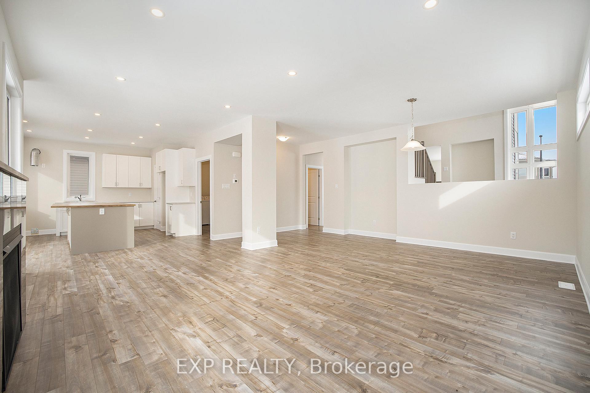 Photo 10 of 106 Dunlop Road, Carleton Place — HOMEH