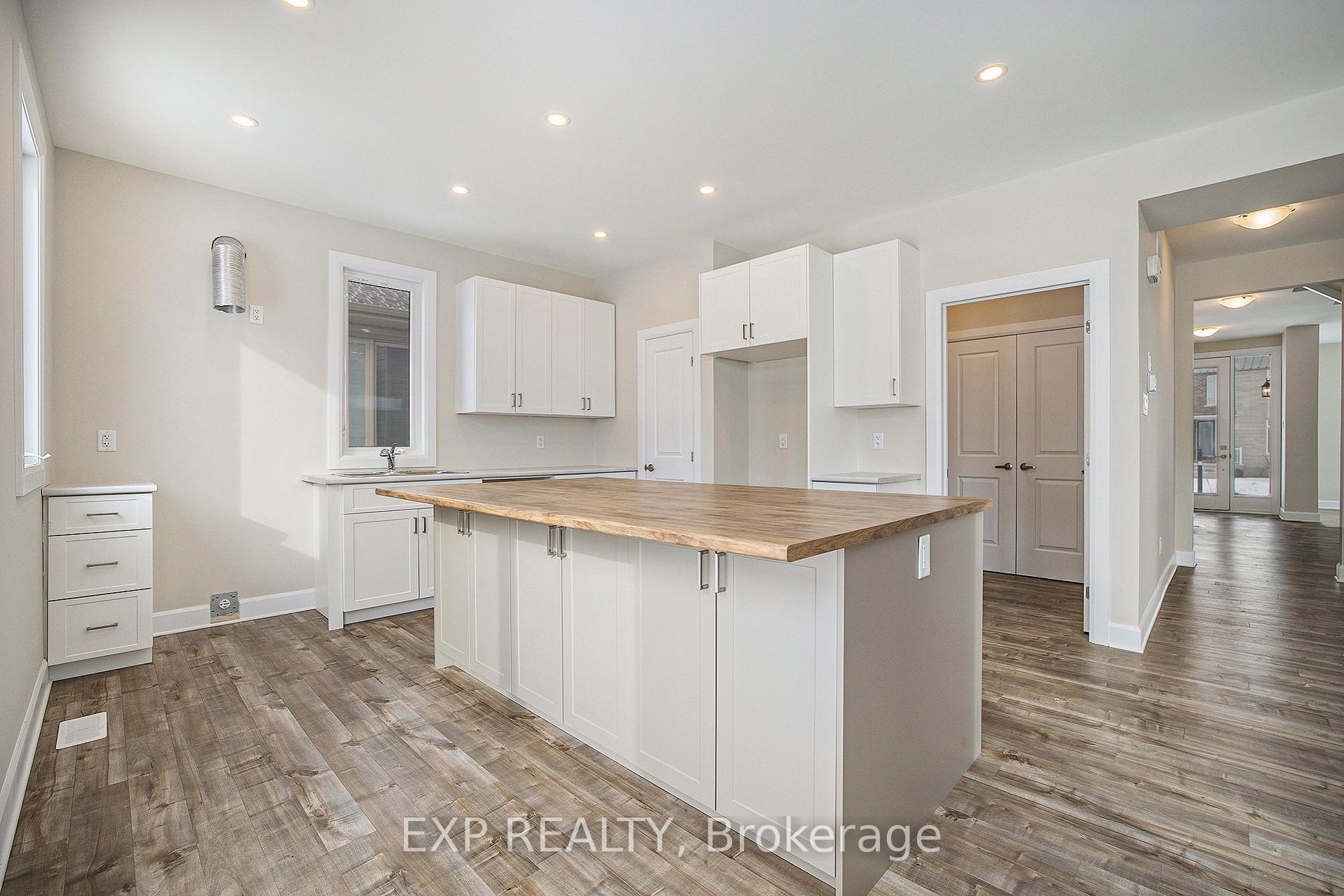 Photo 13 of 106 Dunlop Road, Carleton Place — HOMEH