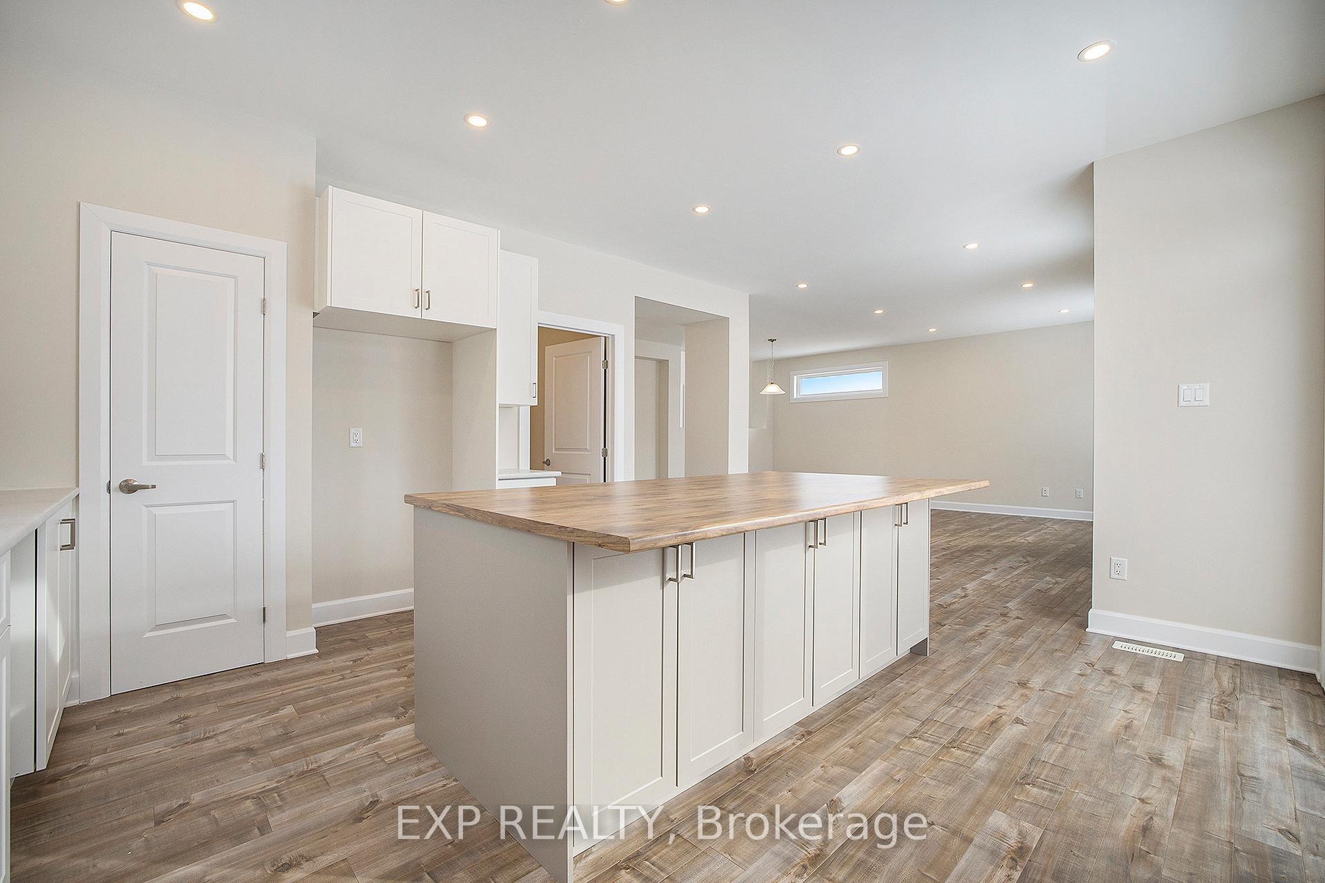 Photo 14 of 106 Dunlop Road, Carleton Place — HOMEH
