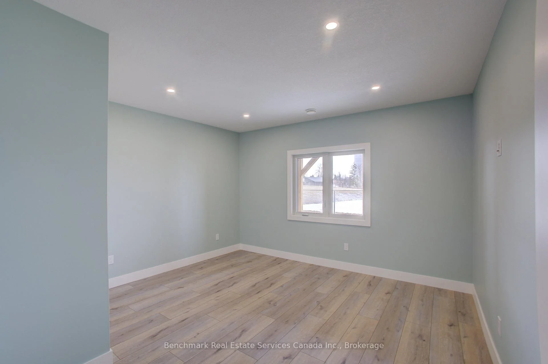 Photo 24 of 60 Cavalier Crescent, Huron-Kinloss — HOMEH