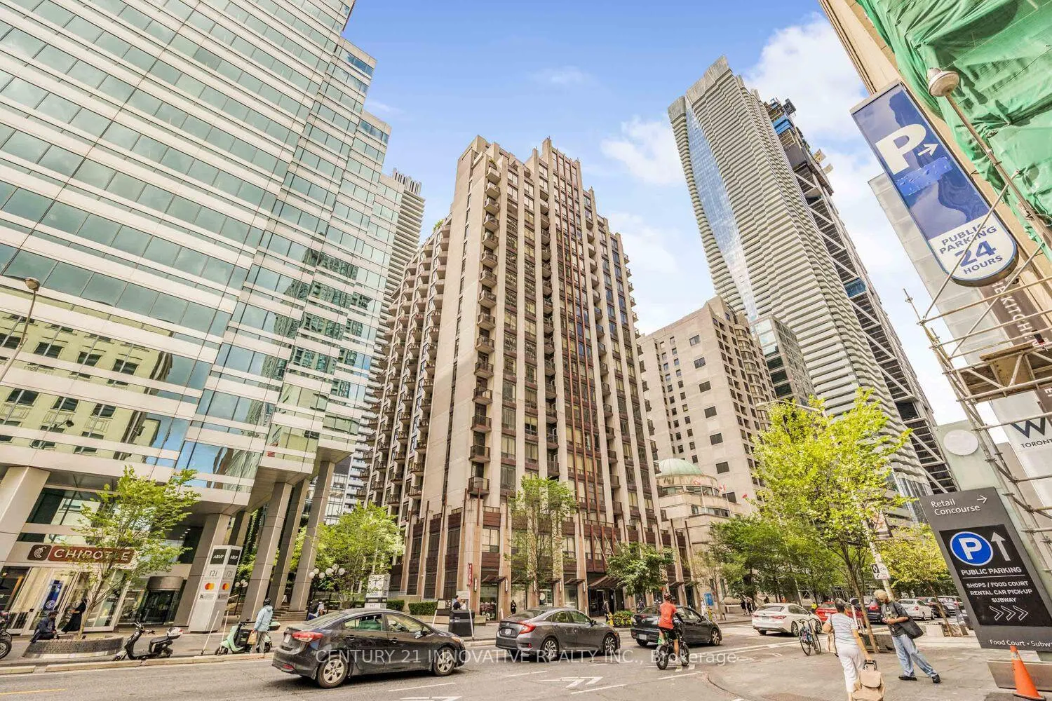 Front of Unit 805, 85 Bloor Street E