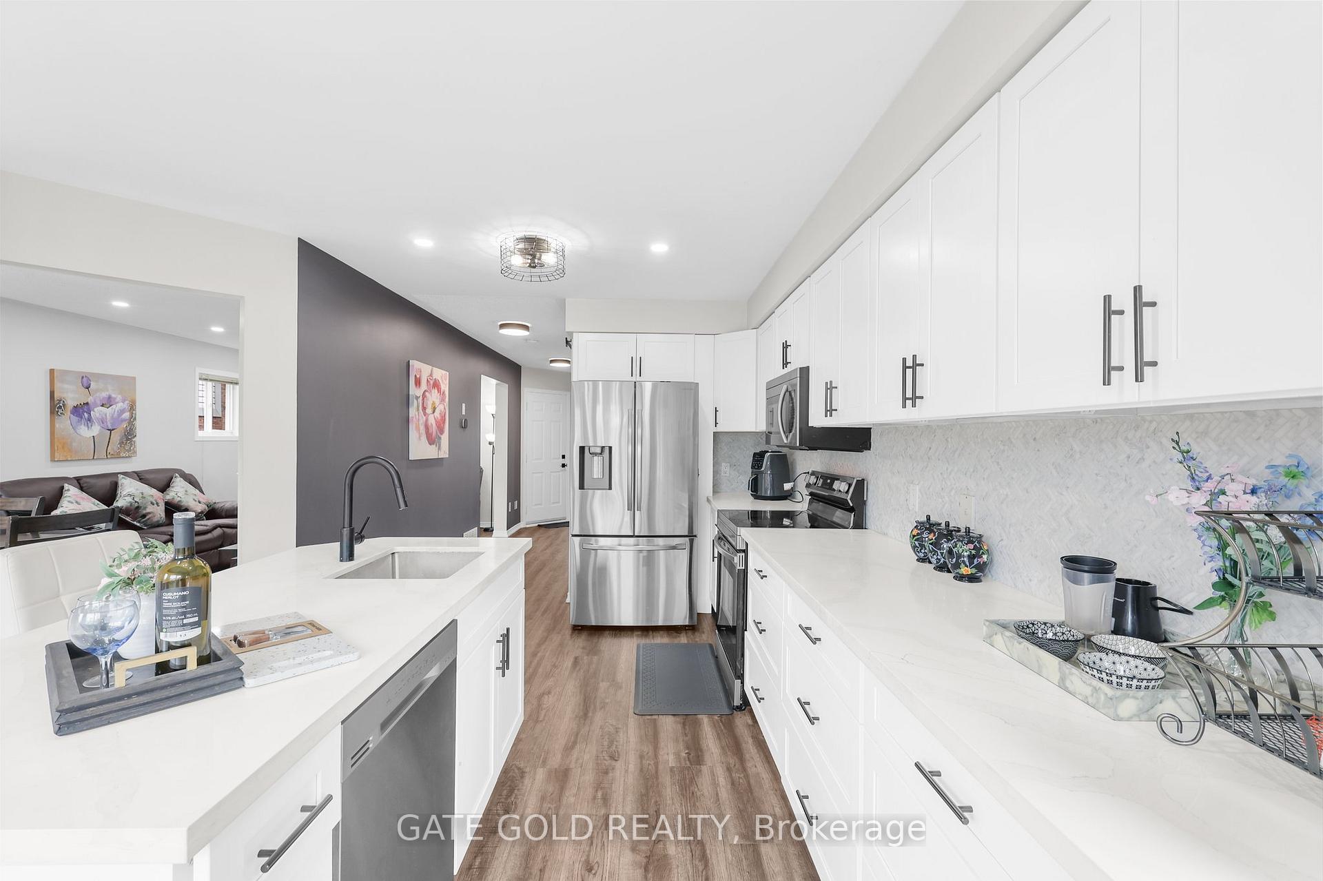 Photo 9 of 54 Marchwood Crescent, Clarington, Bowmanville — HOMEH