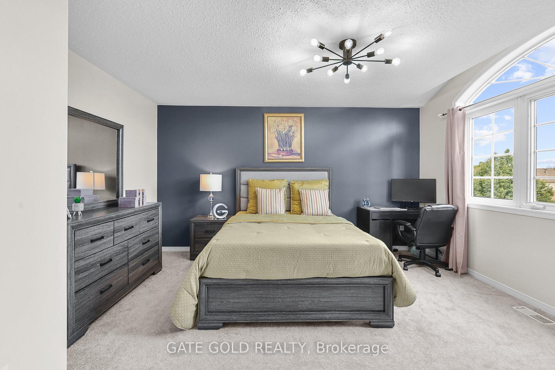 Photo 12 of 54 Marchwood Crescent, Clarington, Bowmanville — HOMEH