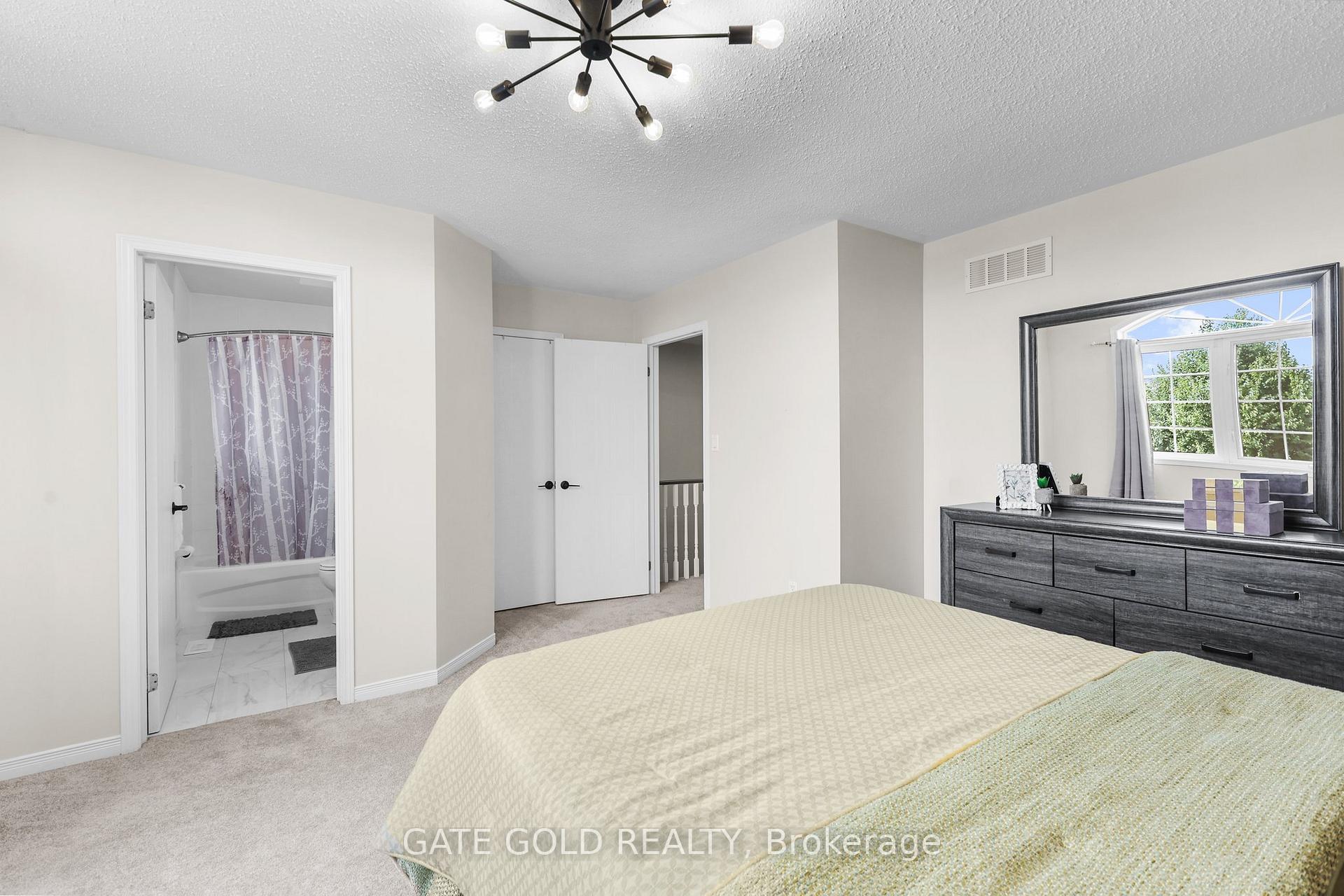 Photo 15 of 54 Marchwood Crescent, Clarington, Bowmanville — HOMEH