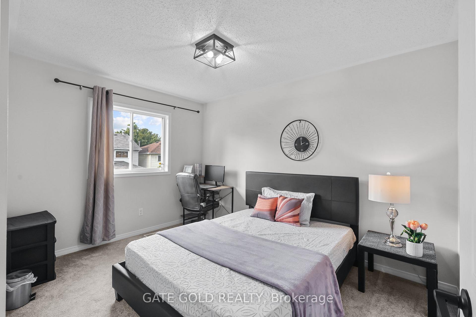 Photo 16 of 54 Marchwood Crescent, Clarington, Bowmanville — HOMEH