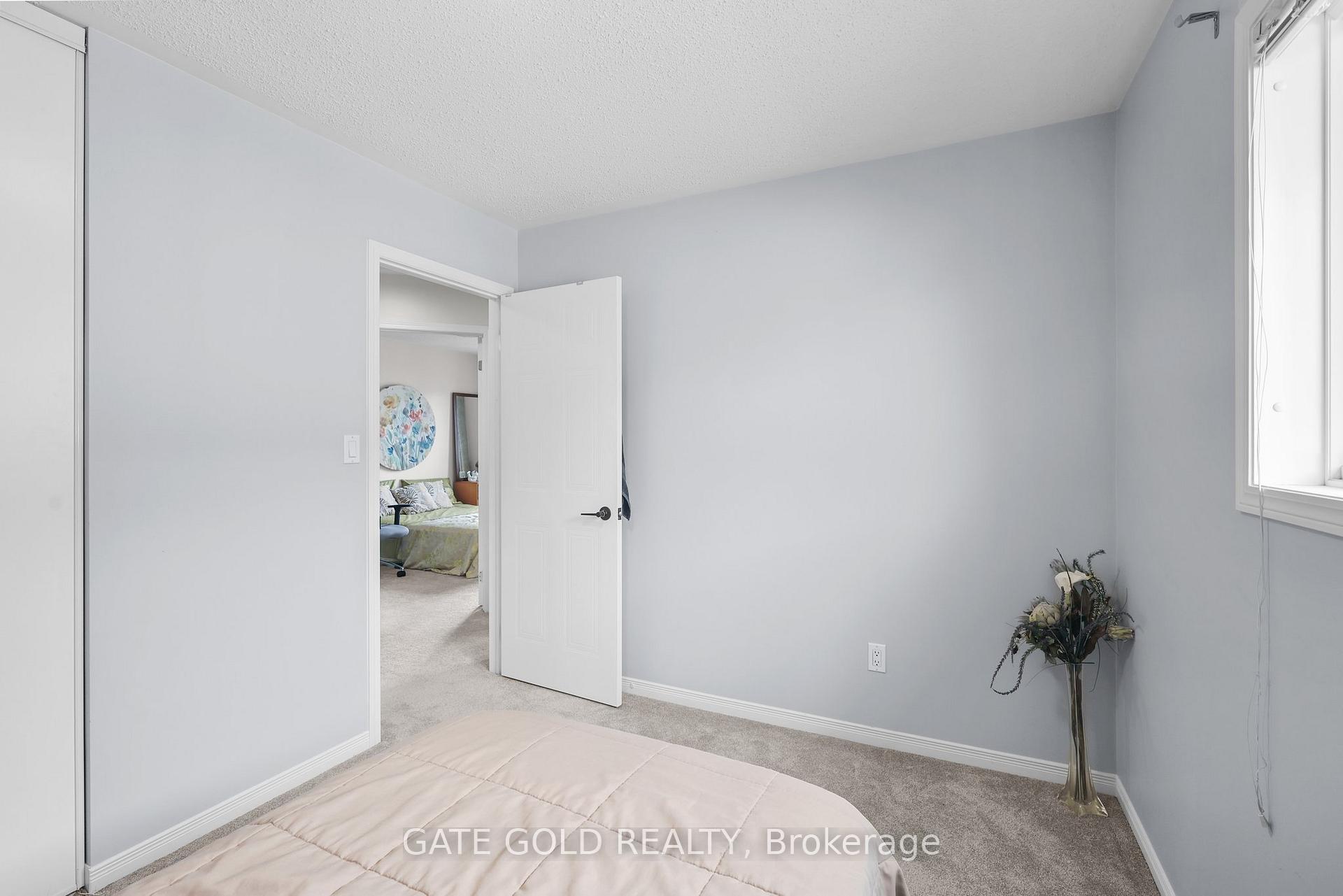 Photo 18 of 54 Marchwood Crescent, Clarington, Bowmanville — HOMEH