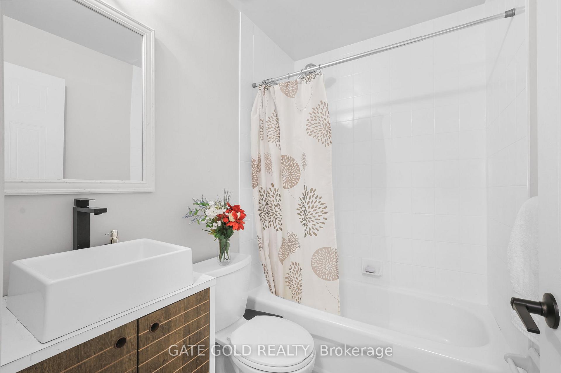 Photo 19 of 54 Marchwood Crescent, Clarington, Bowmanville — HOMEH