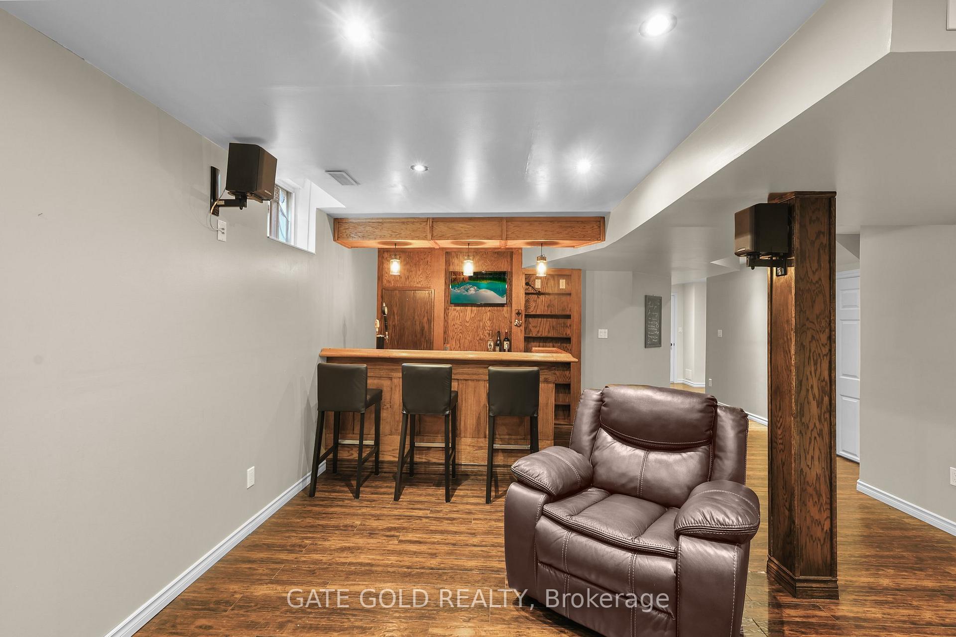 Photo 24 of 54 Marchwood Crescent, Clarington, Bowmanville — HOMEH