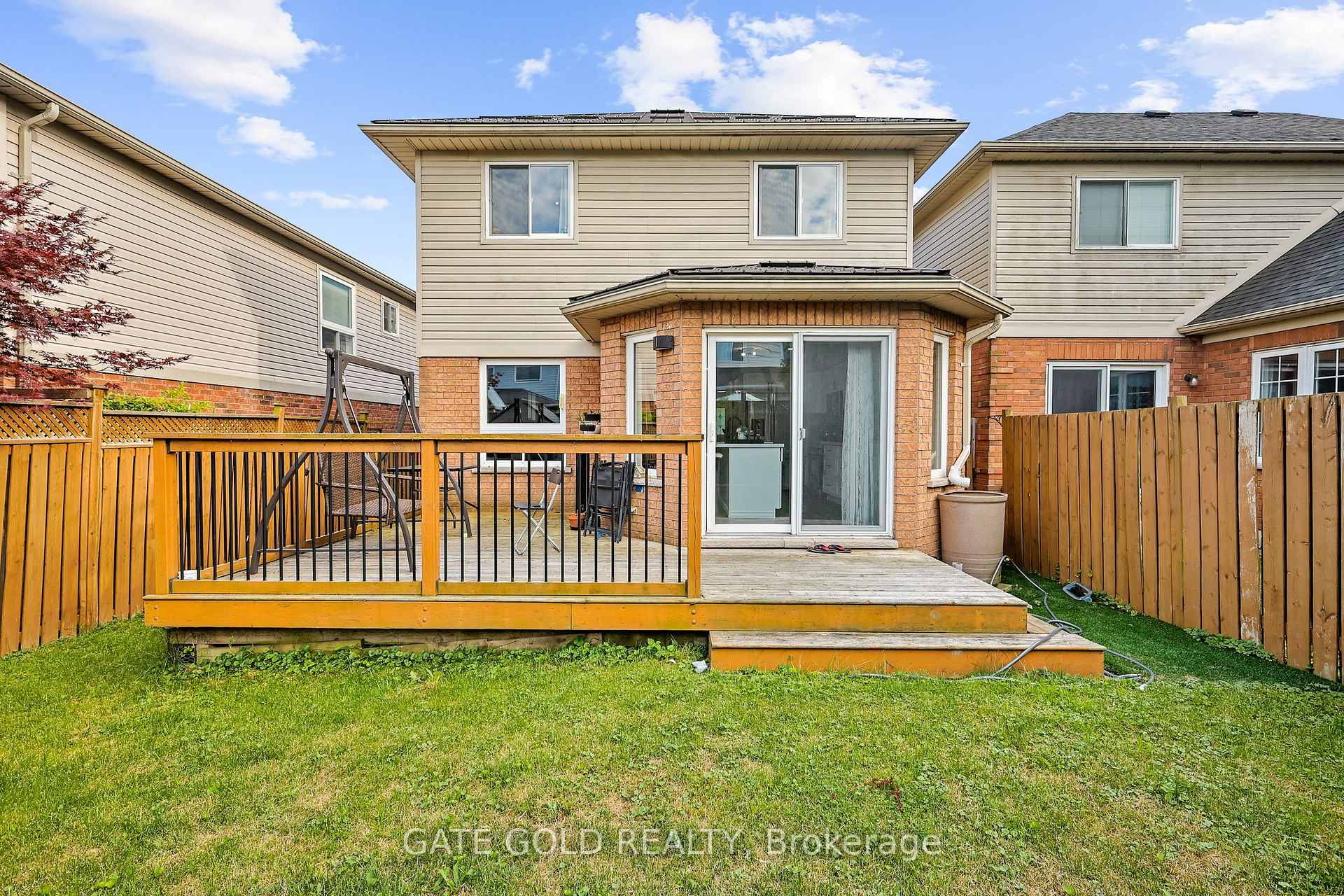 Photo 28 of 54 Marchwood Crescent, Clarington, Bowmanville — HOMEH