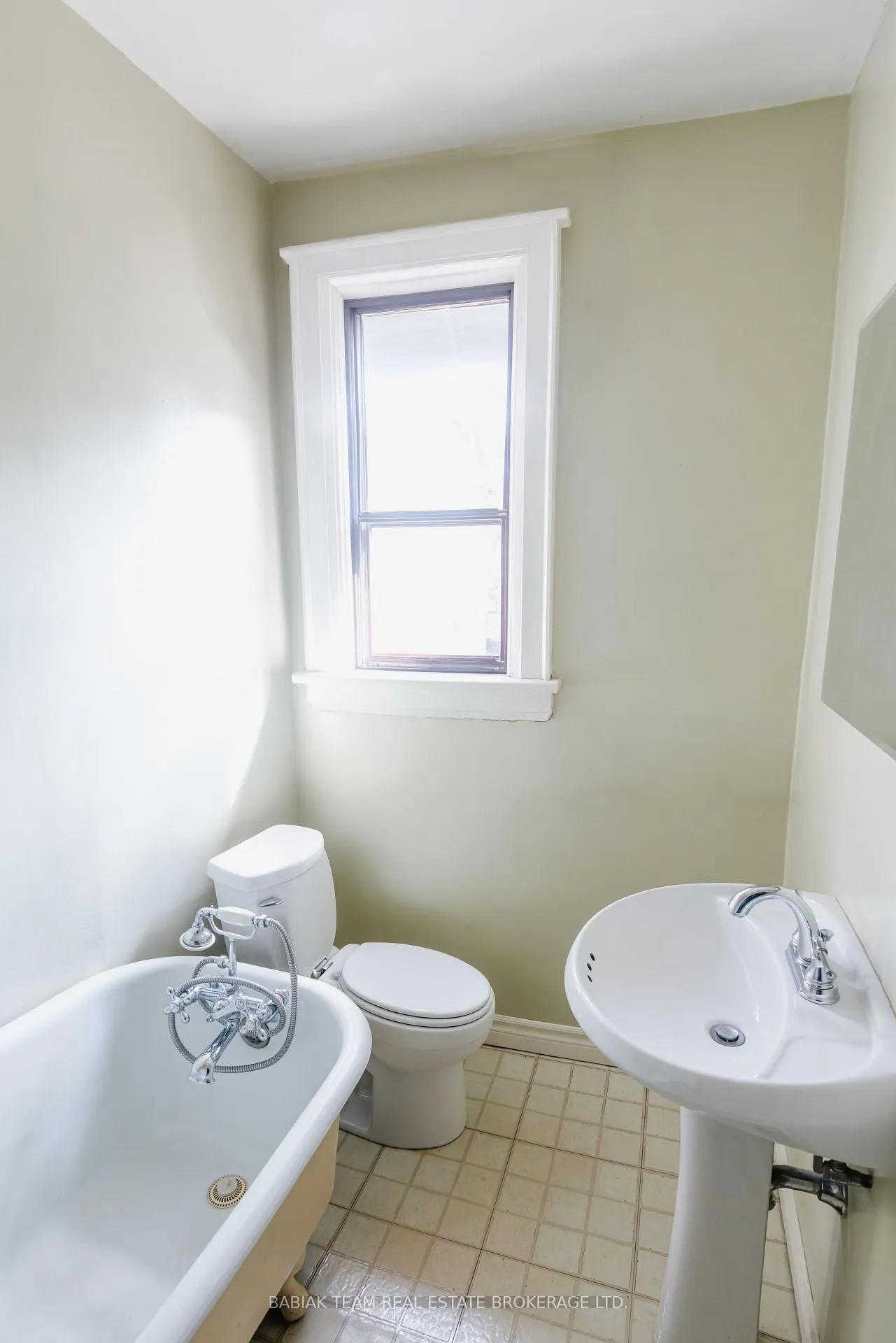 Photo 9 of 31 Runnymede Road, Toronto, High Park-Swansea — HOMEH