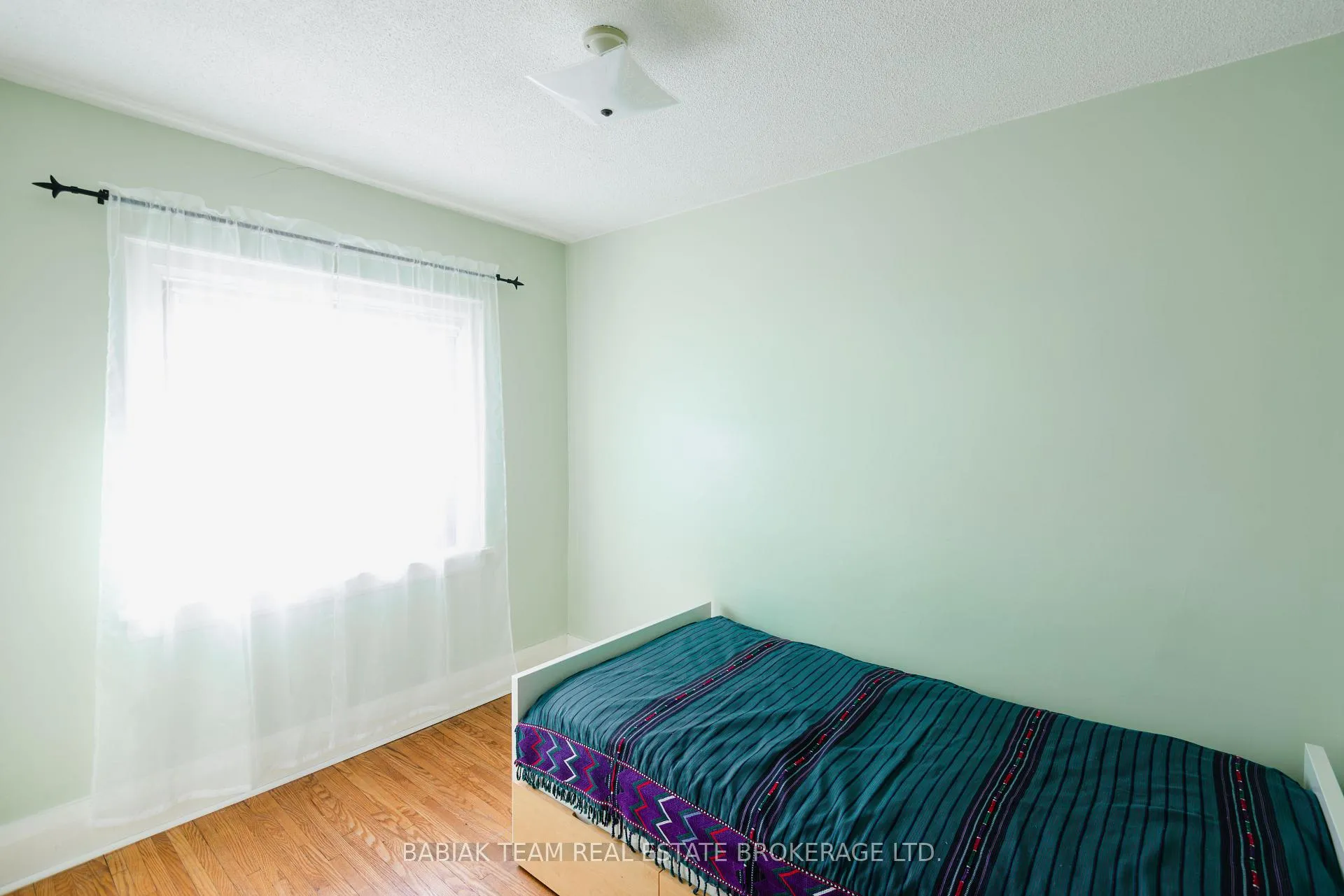 Photo 24 of 31 Runnymede Road, Toronto, High Park-Swansea — HOMEH
