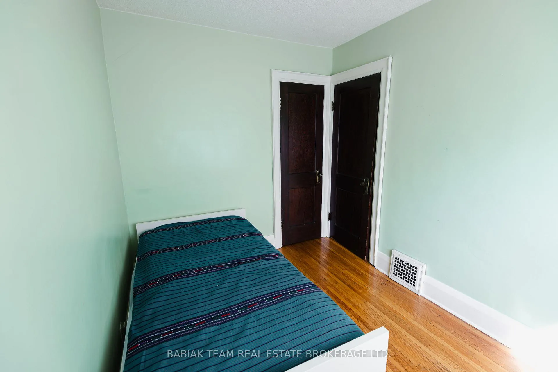 Photo 25 of 31 Runnymede Road, Toronto, High Park-Swansea — HOMEH