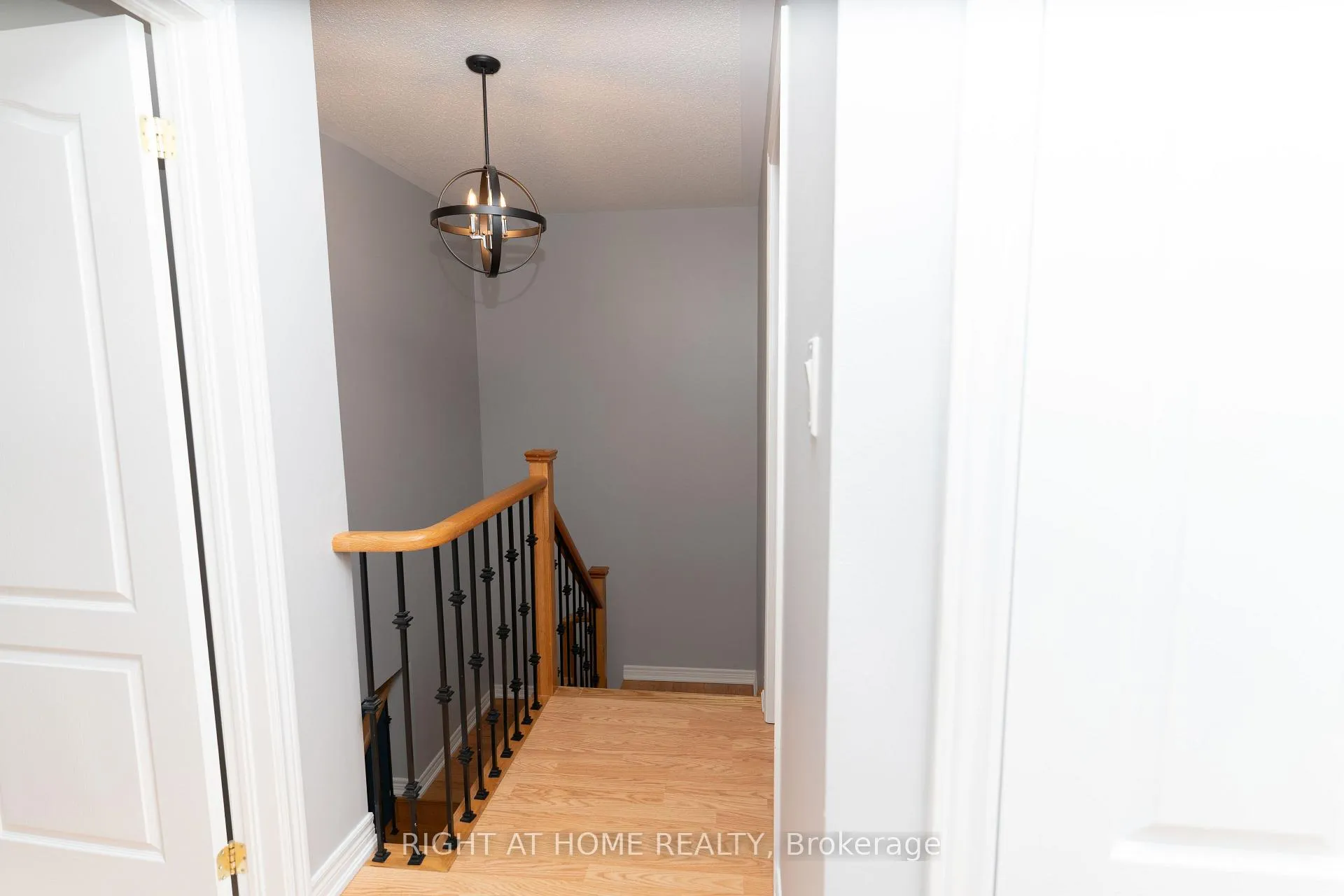 Photo 11 of 58 Capera Drive, Vaughan, Vellore Village — HOMEH
