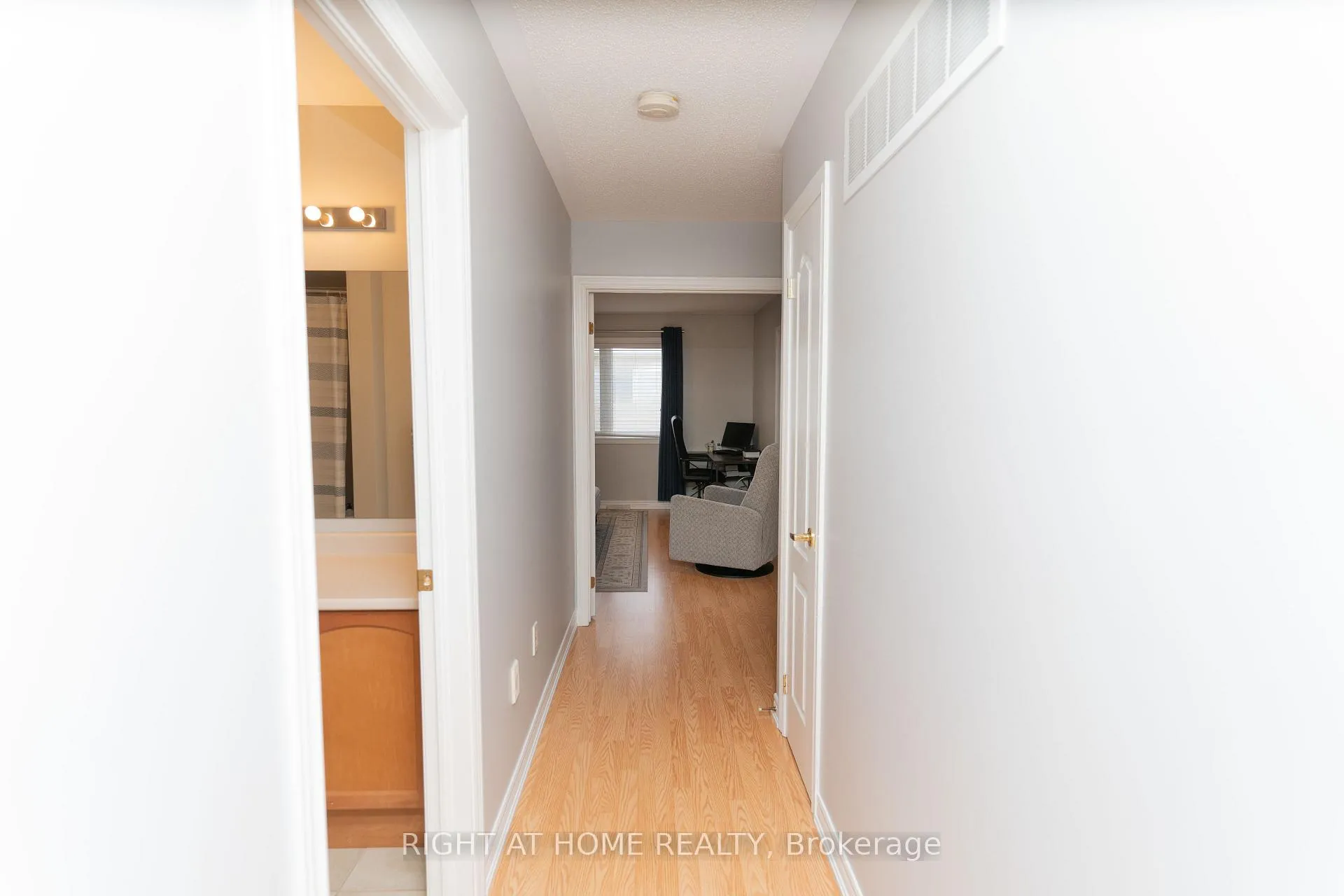 Photo 13 of 58 Capera Drive, Vaughan, Vellore Village — HOMEH