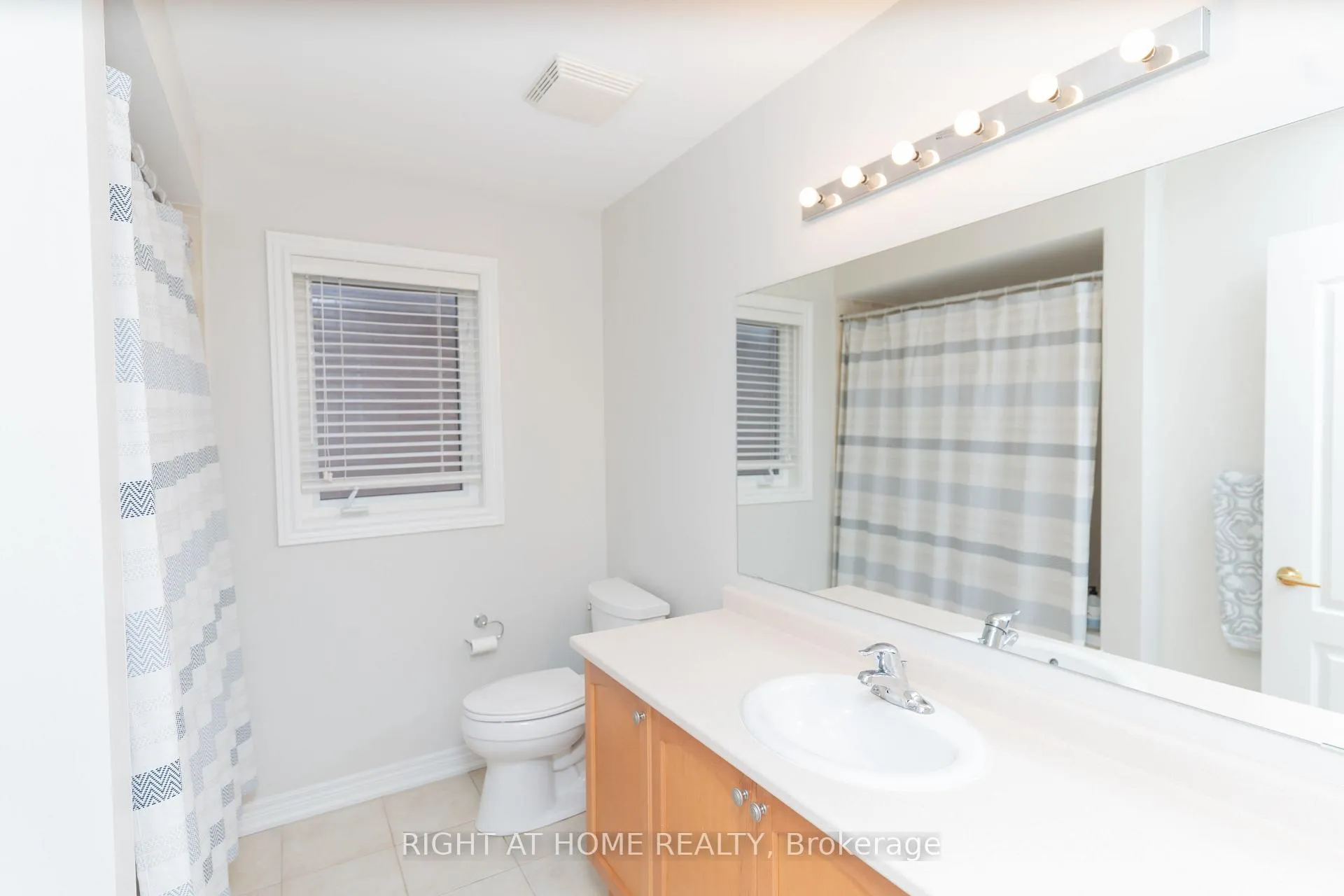 Photo 19 of 58 Capera Drive, Vaughan, Vellore Village — HOMEH